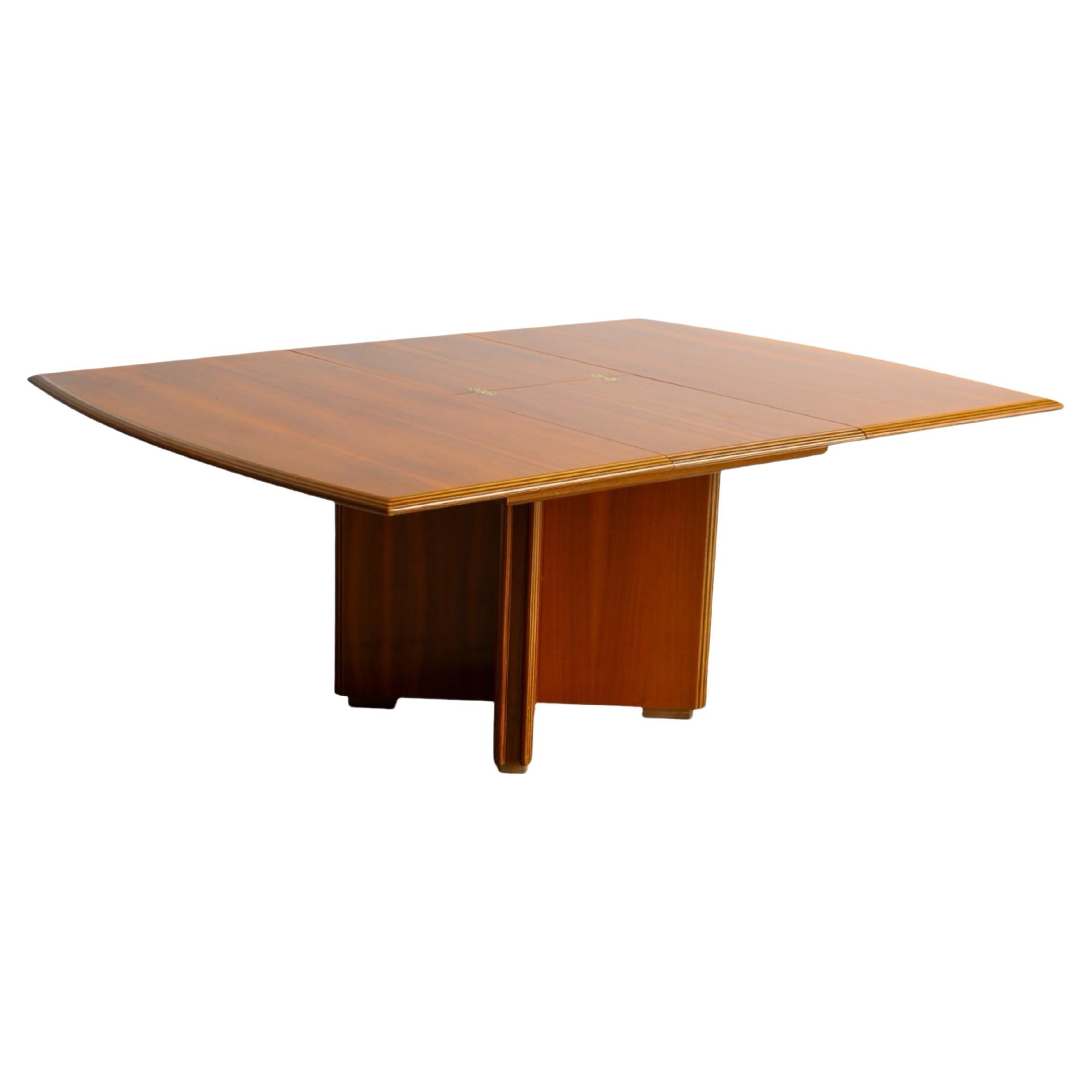 Pierre Cardin pour Maxalto Table de salle à manger à rallonge en noyer 1980