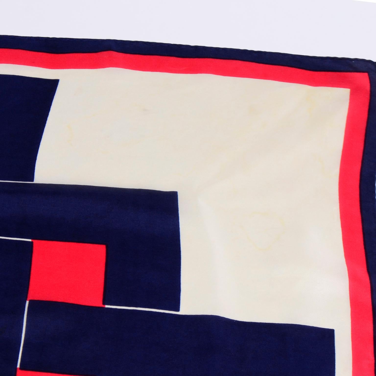 Pierre Cardin Jeunesse Paris - Écharpe en soie rouge et bleue à motif géométrique abstrait, vintage en vente 1