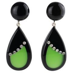 Pierre Cardin - Boucles d
oreilles clip à pampilles en résine noire et verte