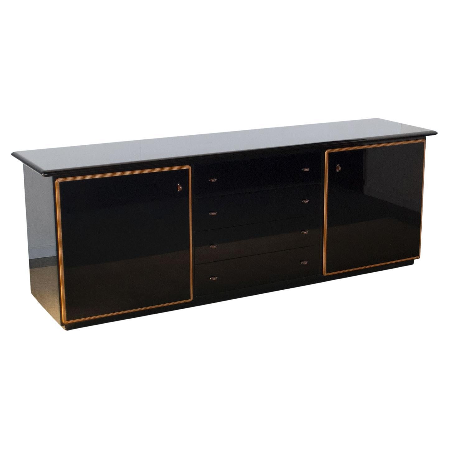 Credenza laccata Pierre Cardin metà anni Settanta