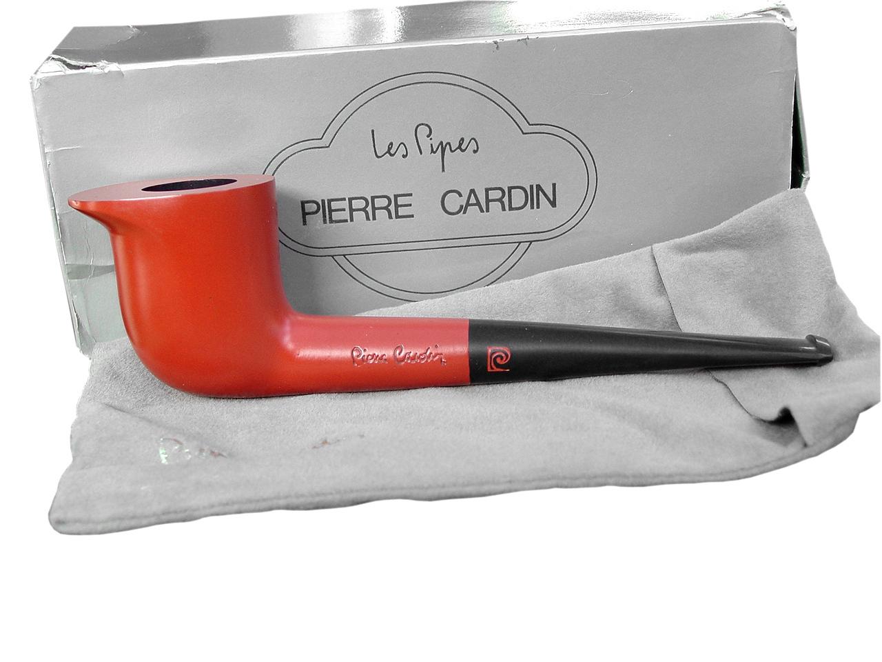 Pierre Cardin Les Pipes design and perfect pipe in mahogany and resin material

The sell is of one 