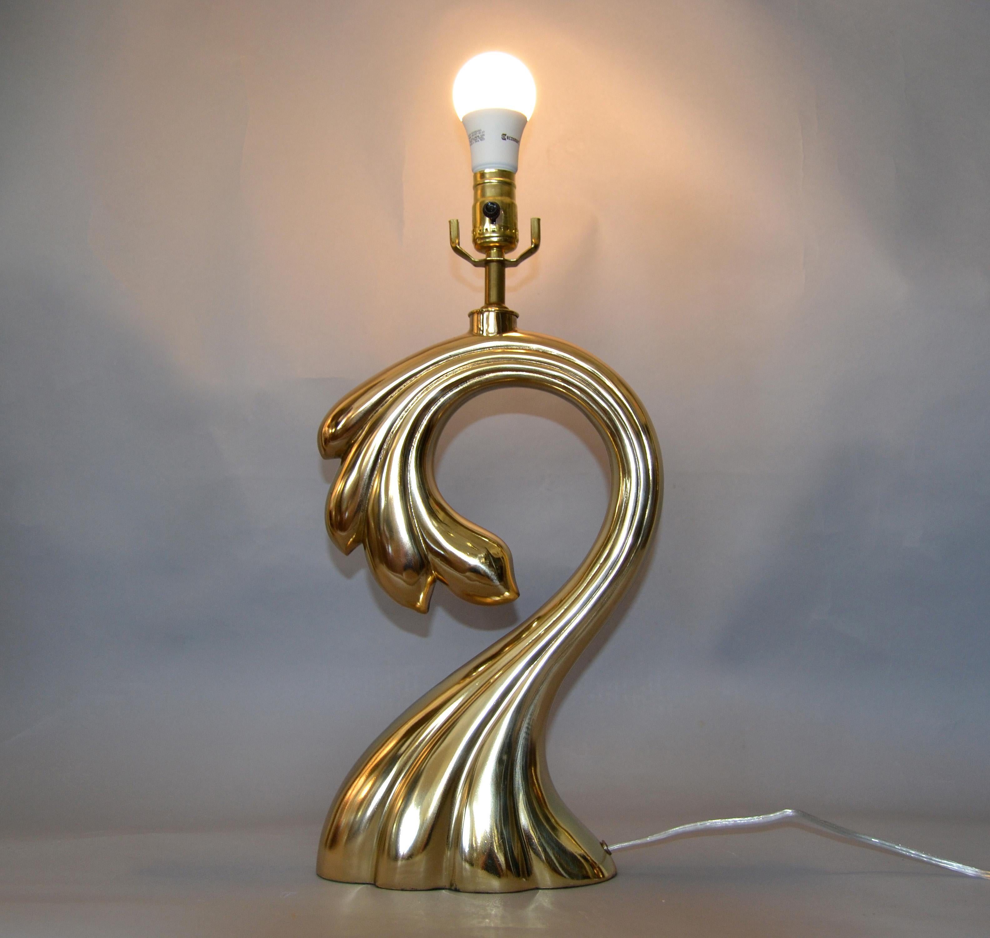Pierre Cardin: Skulpturale Tischlampe aus Messing, Moderne Mitte des Jahrhunderts (Moderne der Mitte des Jahrhunderts) im Angebot