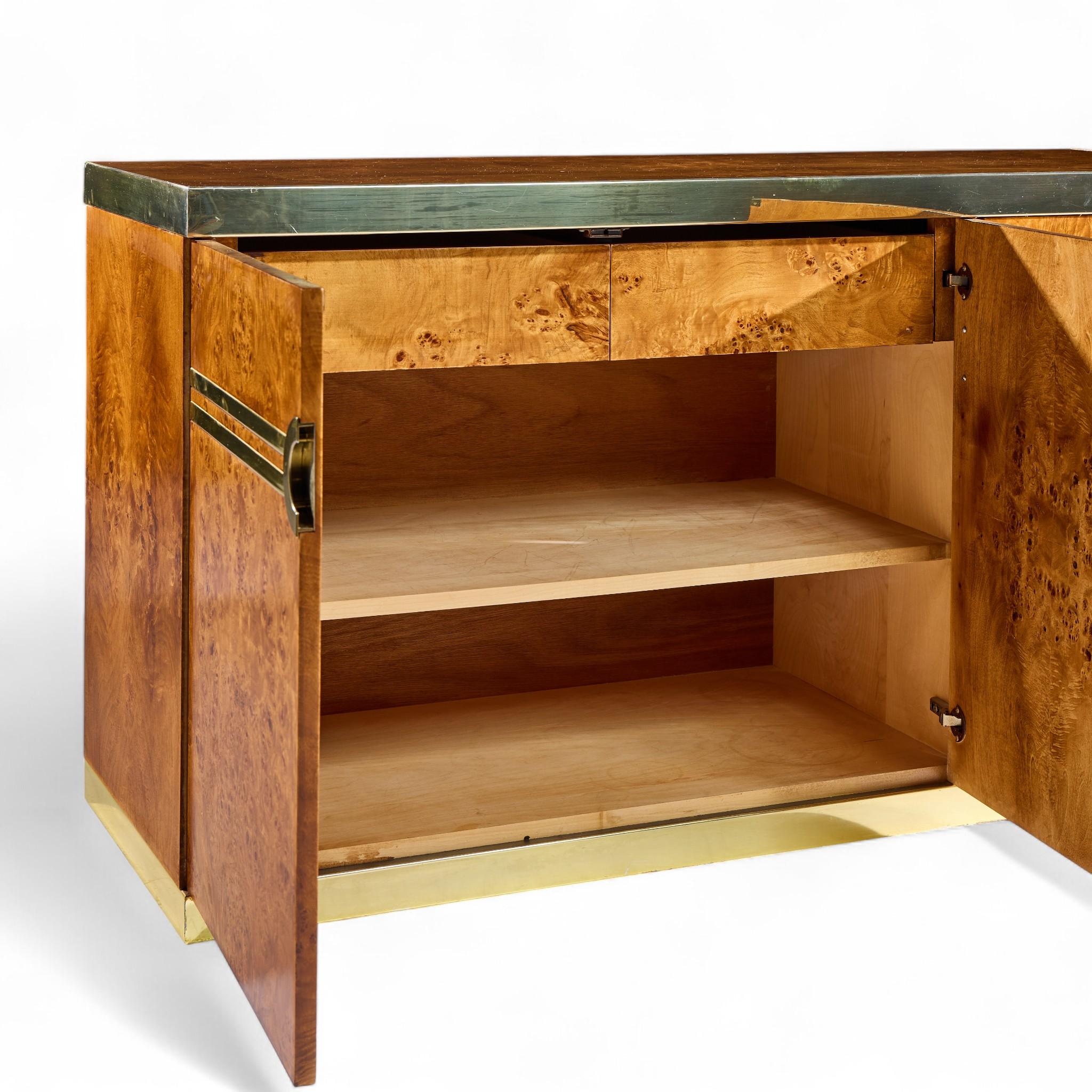 Laiton Pierre Cardin Crédence du milieu du siècle en bois d'ébène et laiton en vente