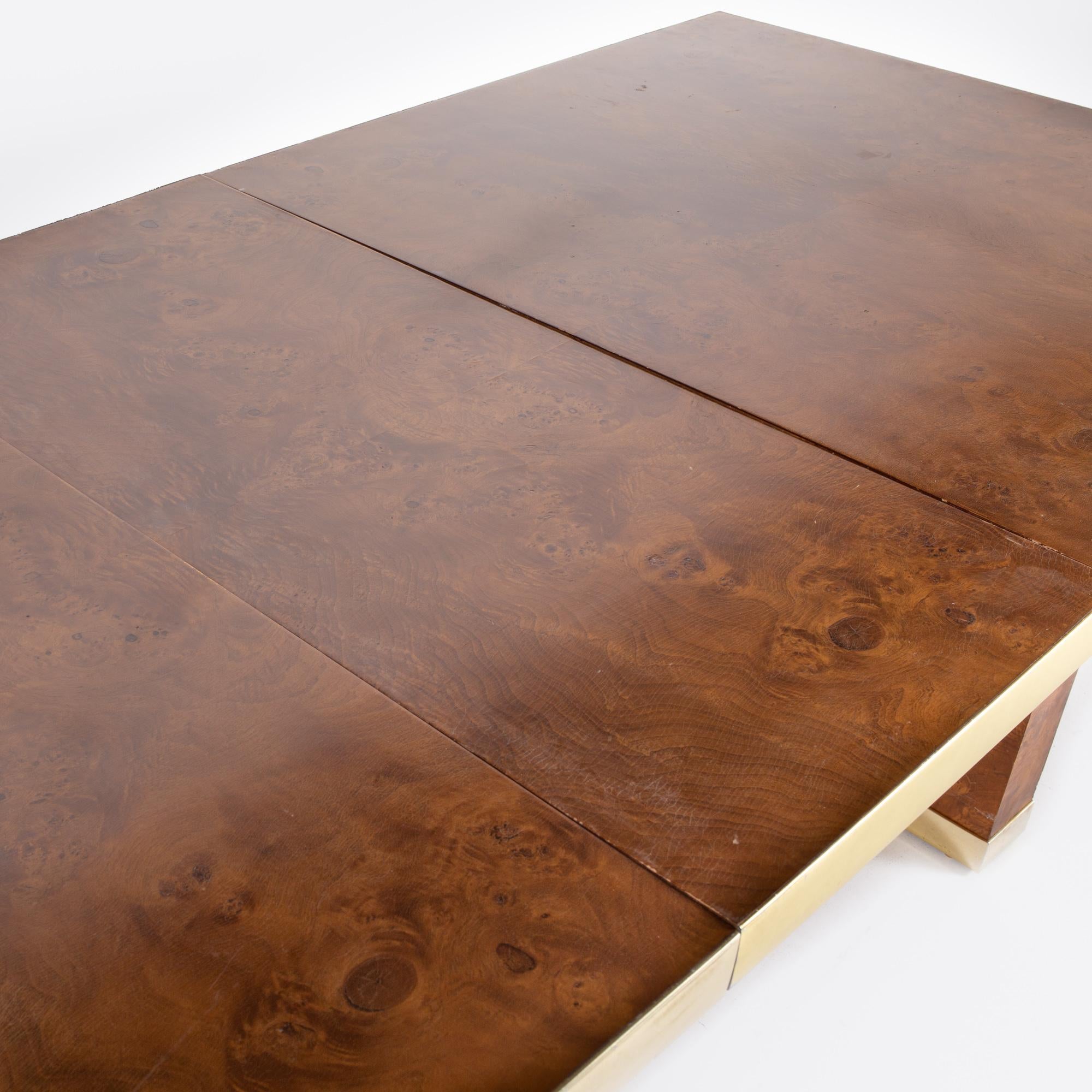 Pierre Cardin Table de salle à manger du milieu du siècle en bois d'ébène et laiton en vente 4