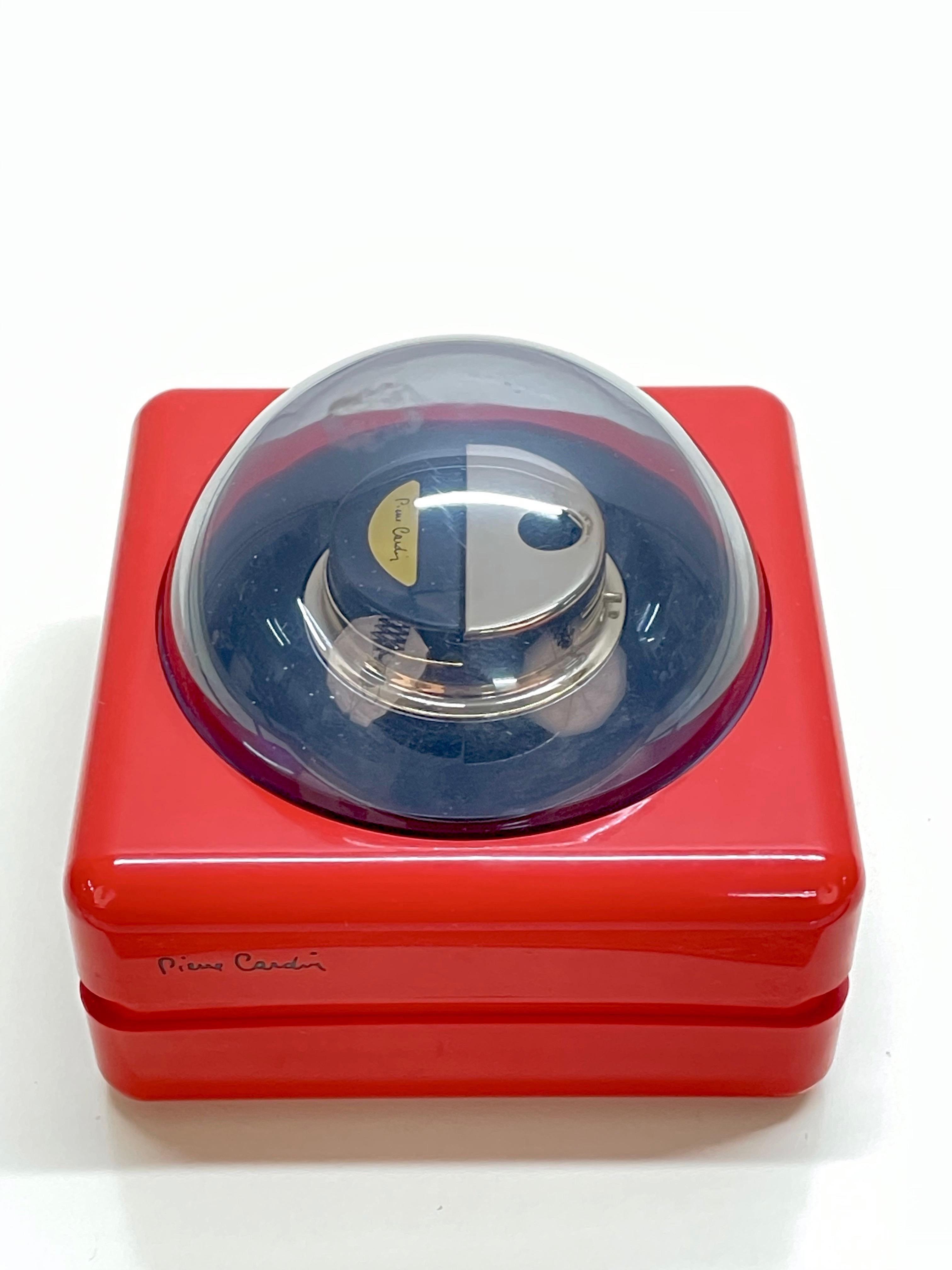 Pierre Cardin Midcentury Red Plastic and Plexiglass French Table Lighter, 1970 8