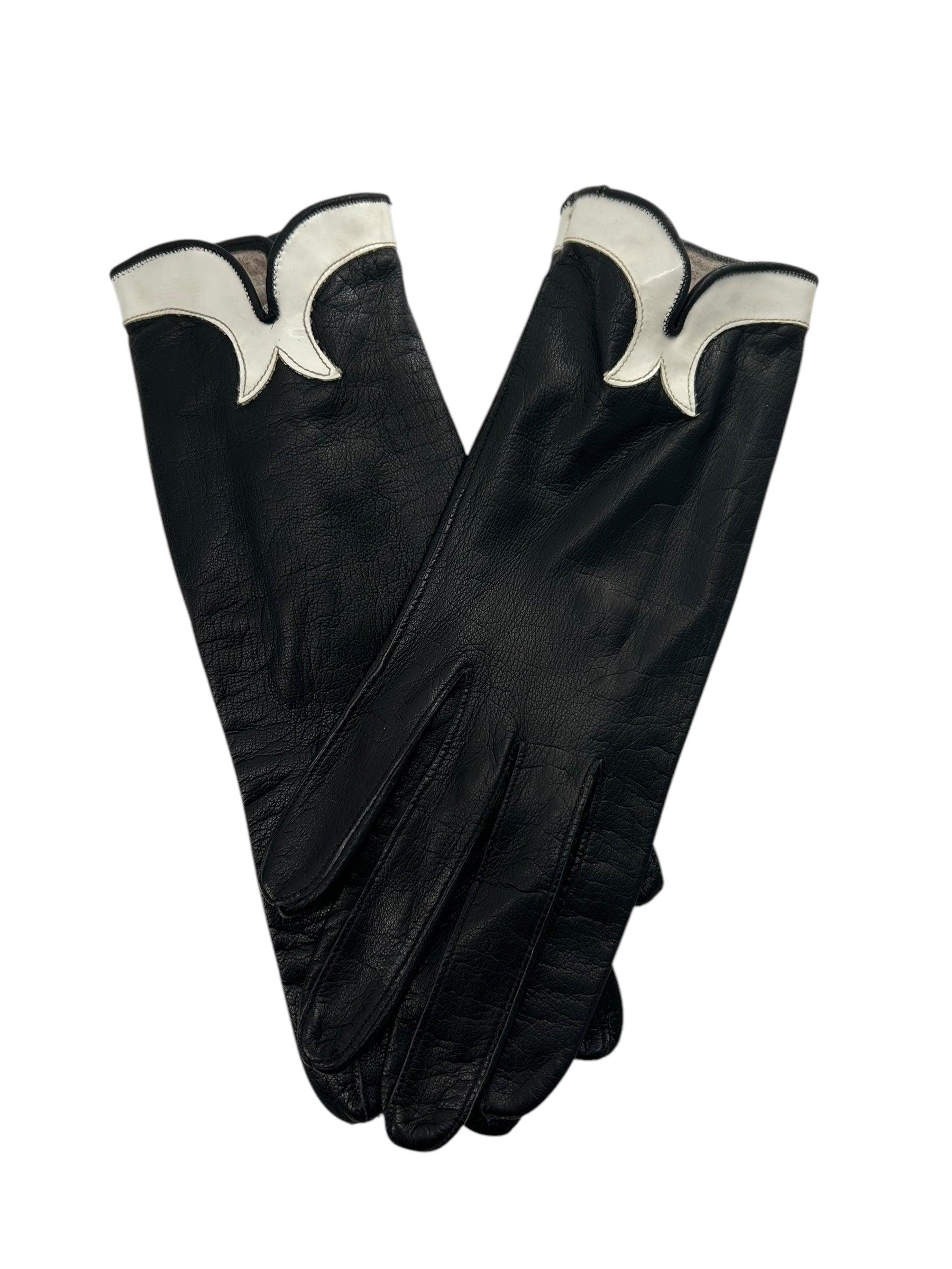 Pierre Cardin Mod Leather Gloves, 1960s In Excellent Condition For Sale In Los Angeles, CA