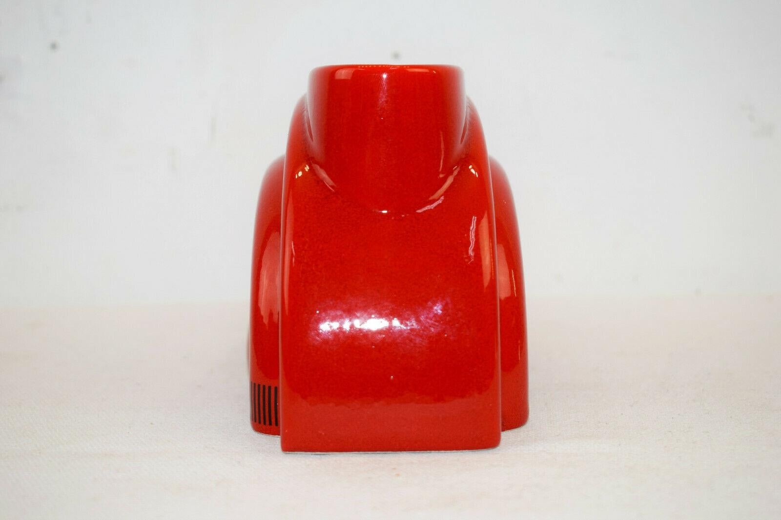 Französische Pierre Cardin-Vase aus rotem Porzellan Franco Pozzi Ceramica, 1970er Jahre, Italien (Moderne der Mitte des Jahrhunderts) im Angebot