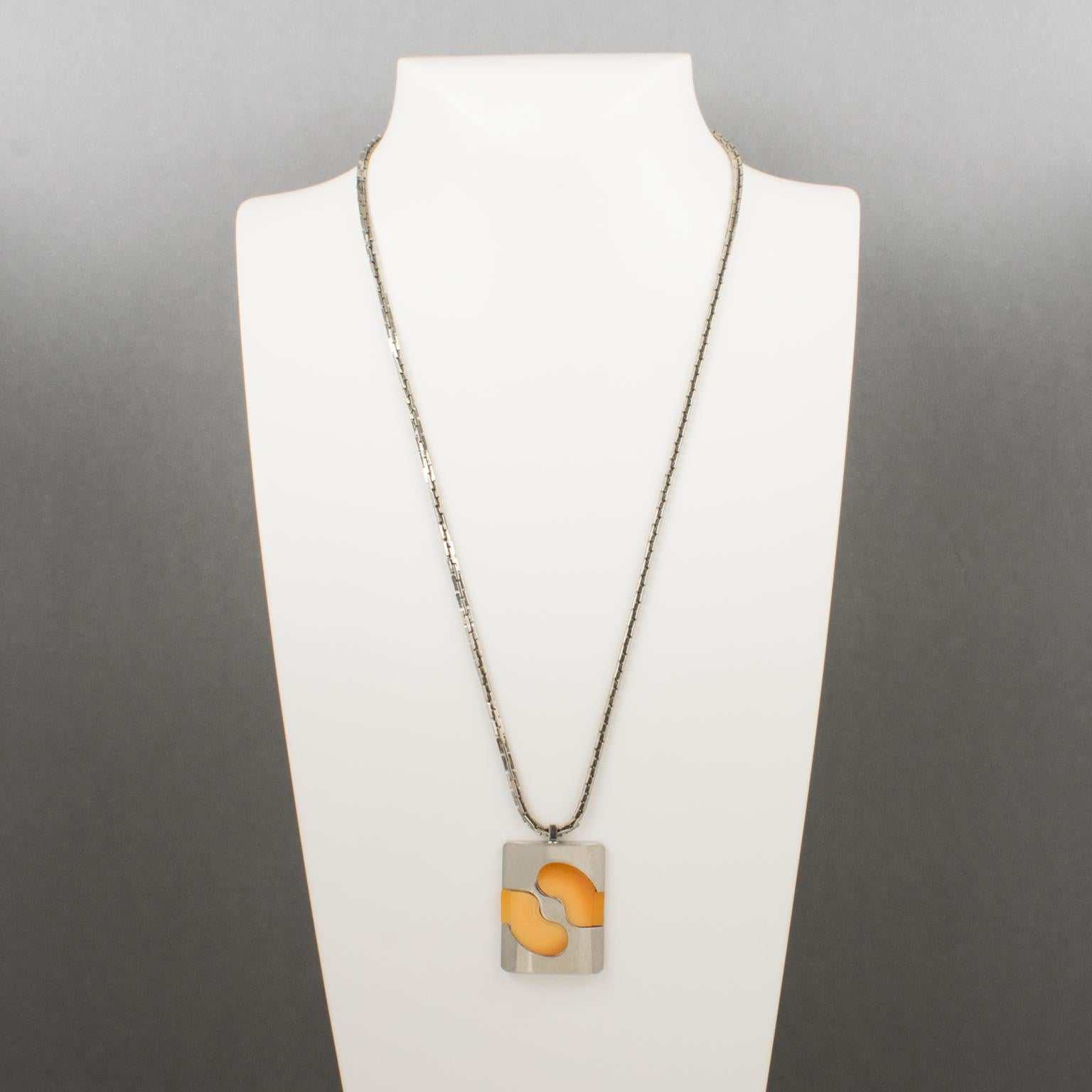Pierre Cardin Modernist Silvered  and Yellow Resin Pendant Necklace, 1970s In Good Condition For Sale In Atlanta, GA