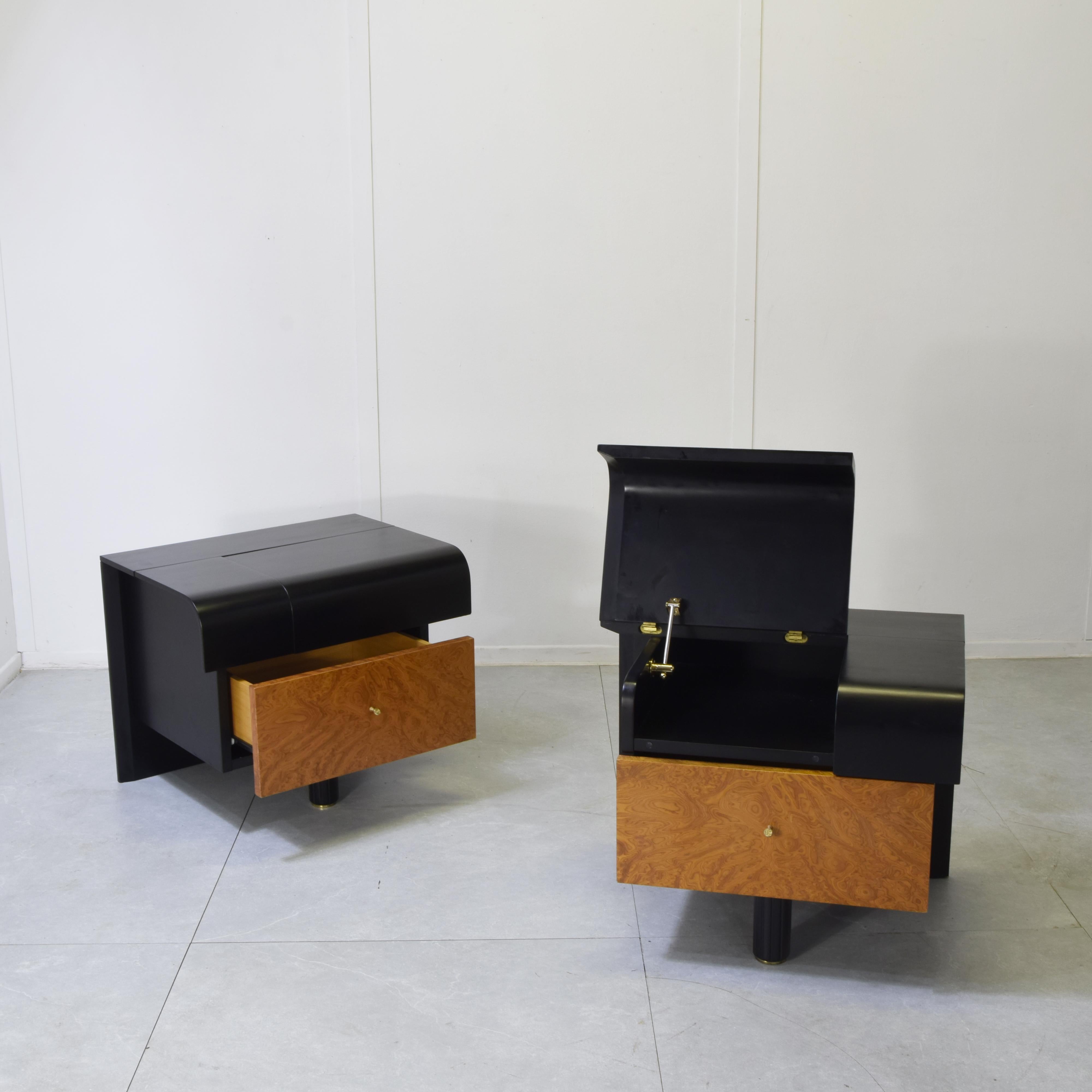 Mesitas de noche Pierre Cardin años 70. en Bueno estado para la venta en bari, IT