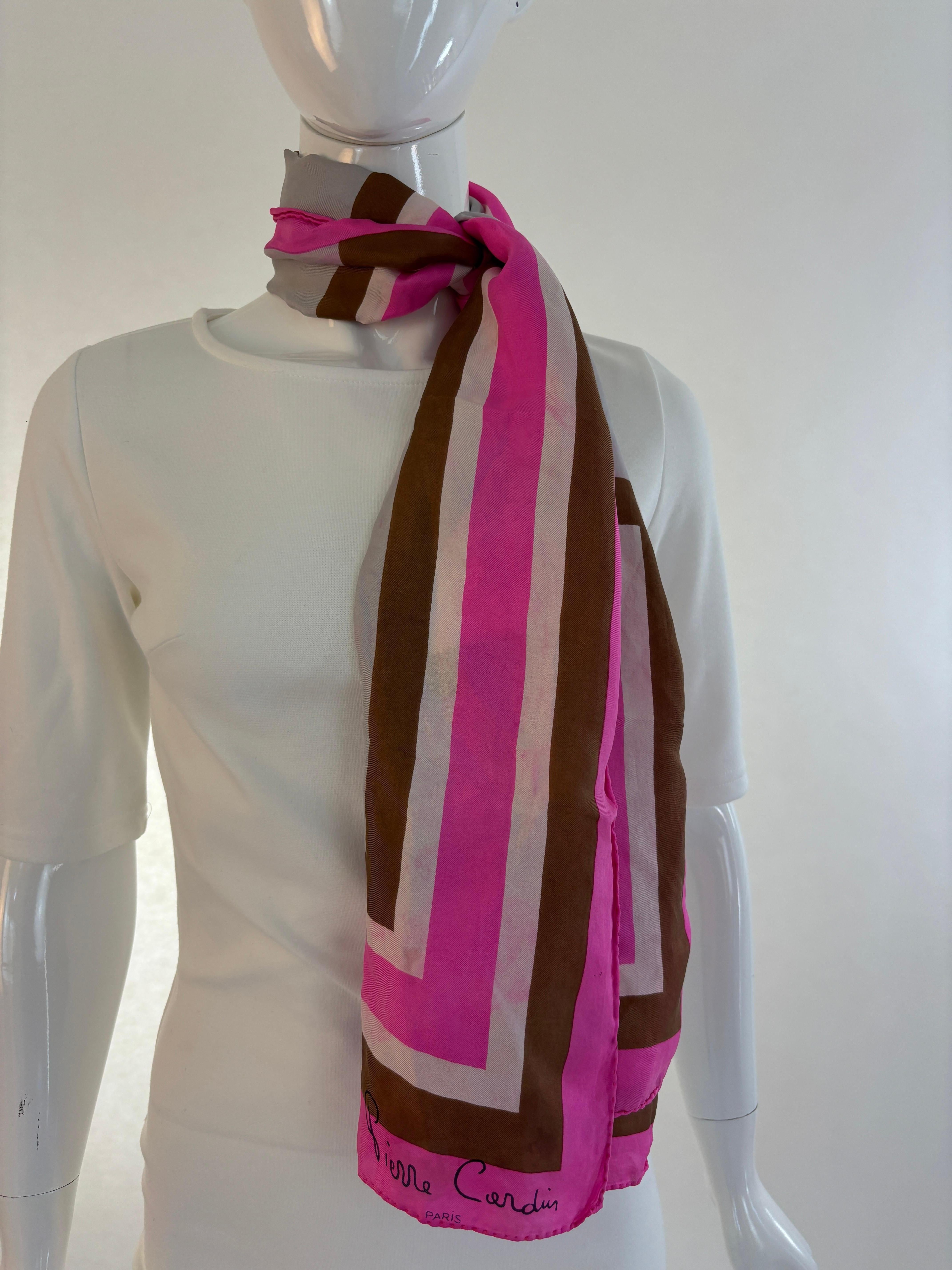 Pierre Cardin Paris Bufanda con estampado abstracto de colores Beige en venta
