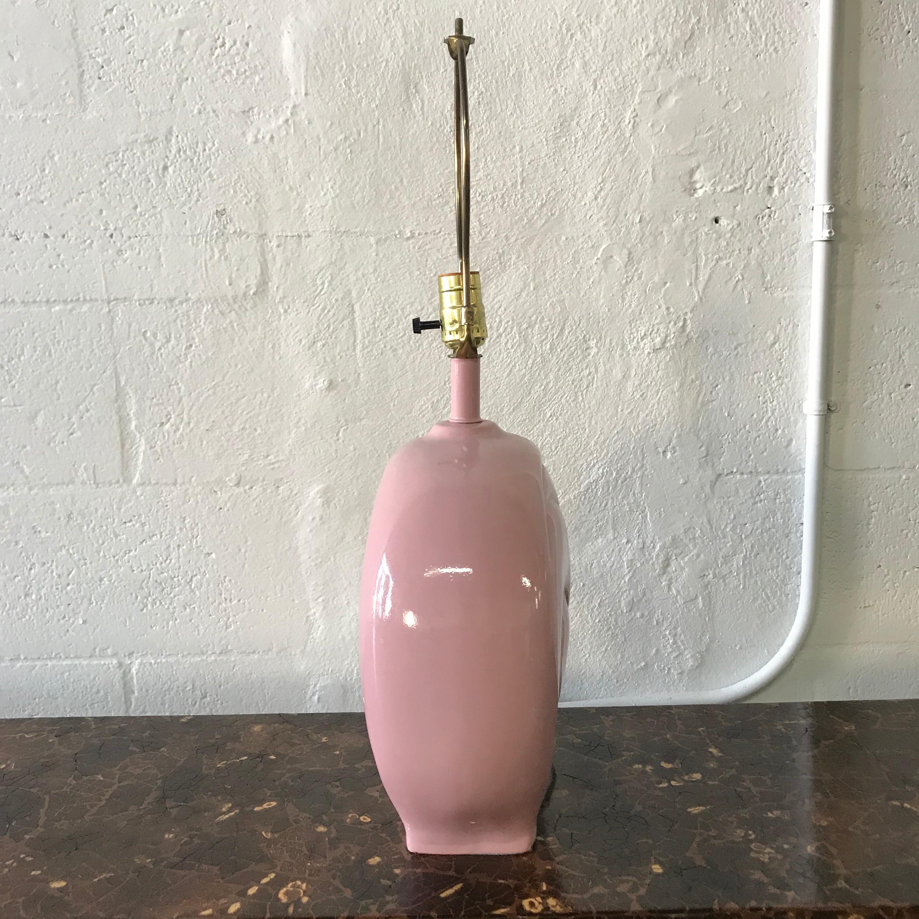 Pierre Cardin Rosa Porzellan-Keramik-Tischlampe im Zustand „Gut“ im Angebot in Miami, FL