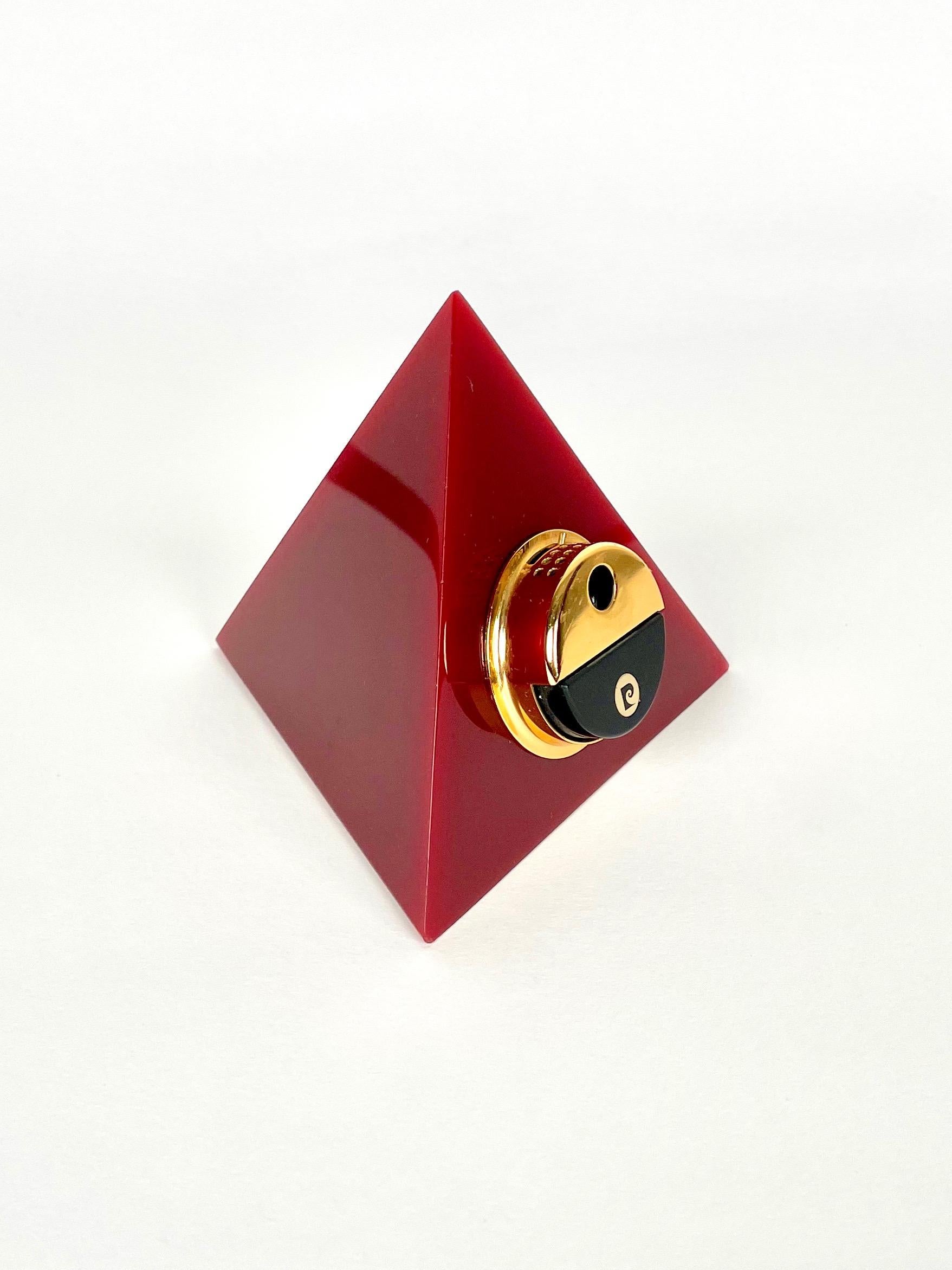 Mid-Century Modern Pierre Cardin Pyramid Bordeaux Lucite Table Lighter, France, 1970s
