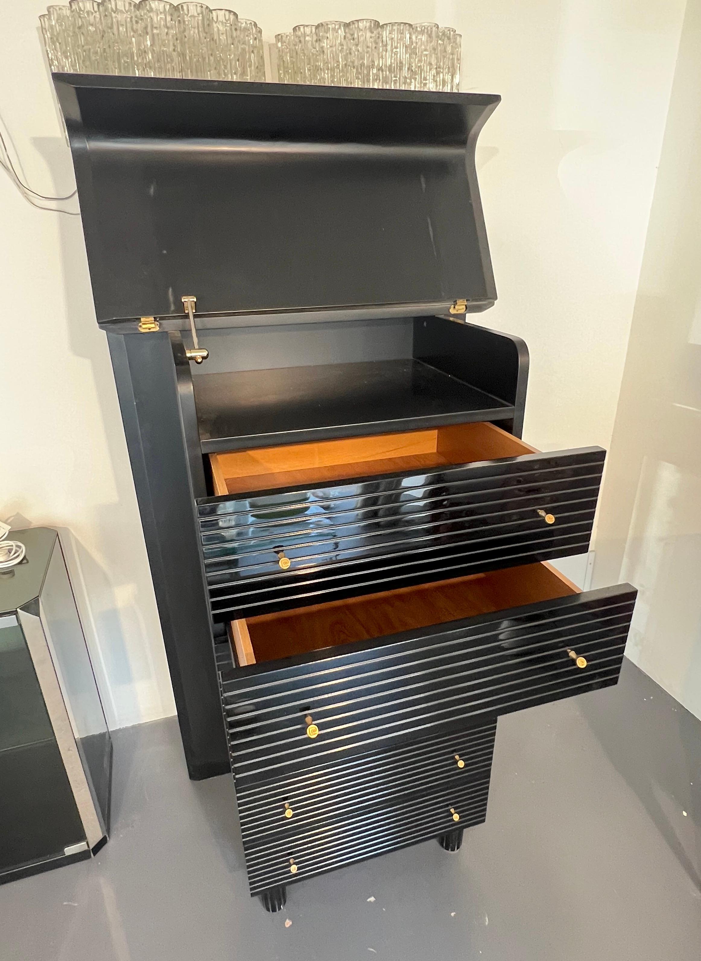 Pierre Cardin, Rare Italian Modernist Dresser from 70s For Sale 3