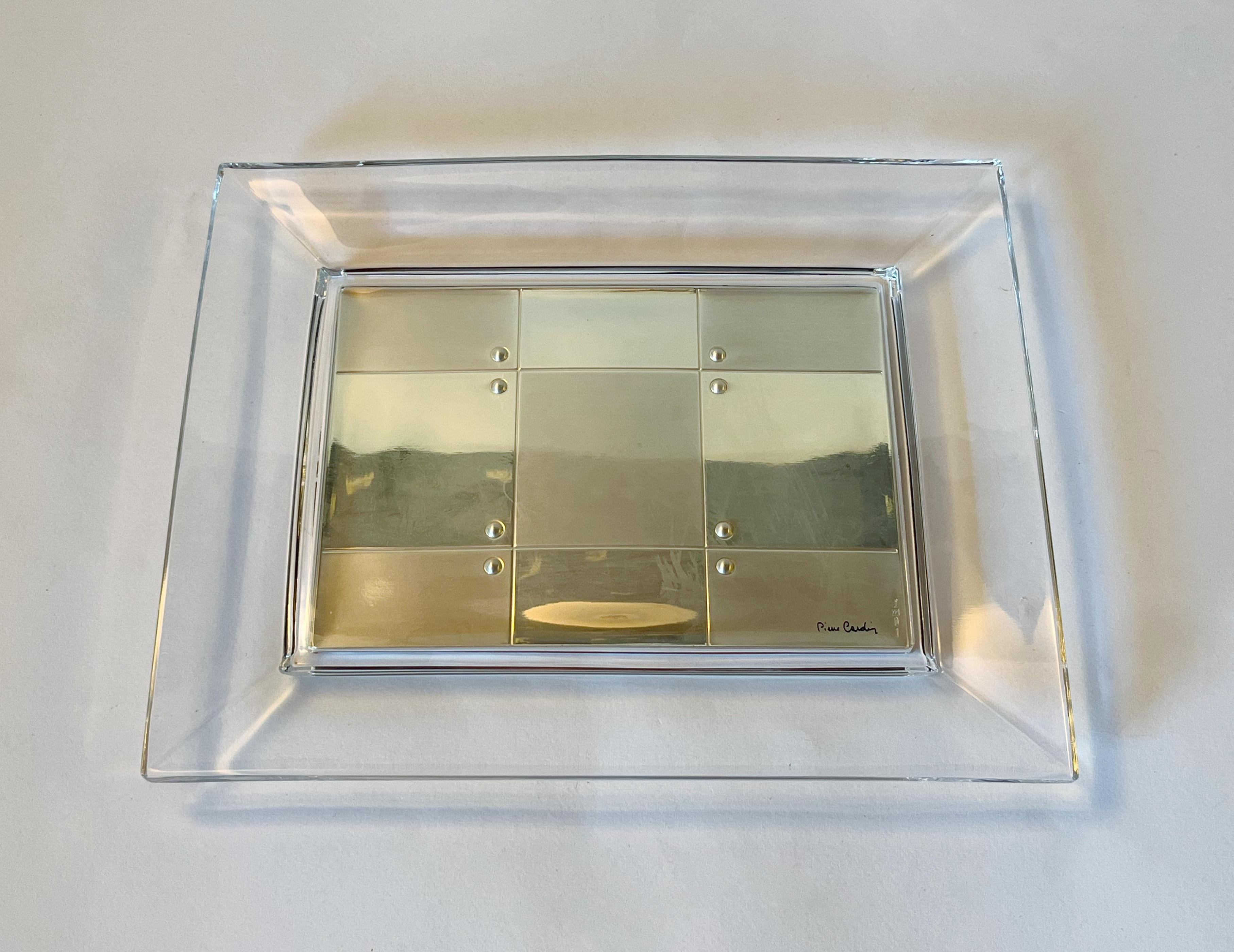 PIerre Cardin rectangular vide poche change tray or pocket emptier with clear glass and sterling silver / made in Italy
Original mark on the tray
Length: 10.5 inches / Width: 8.5 inches / Height: 1 inch
1 available in stock in Italy
Order reference