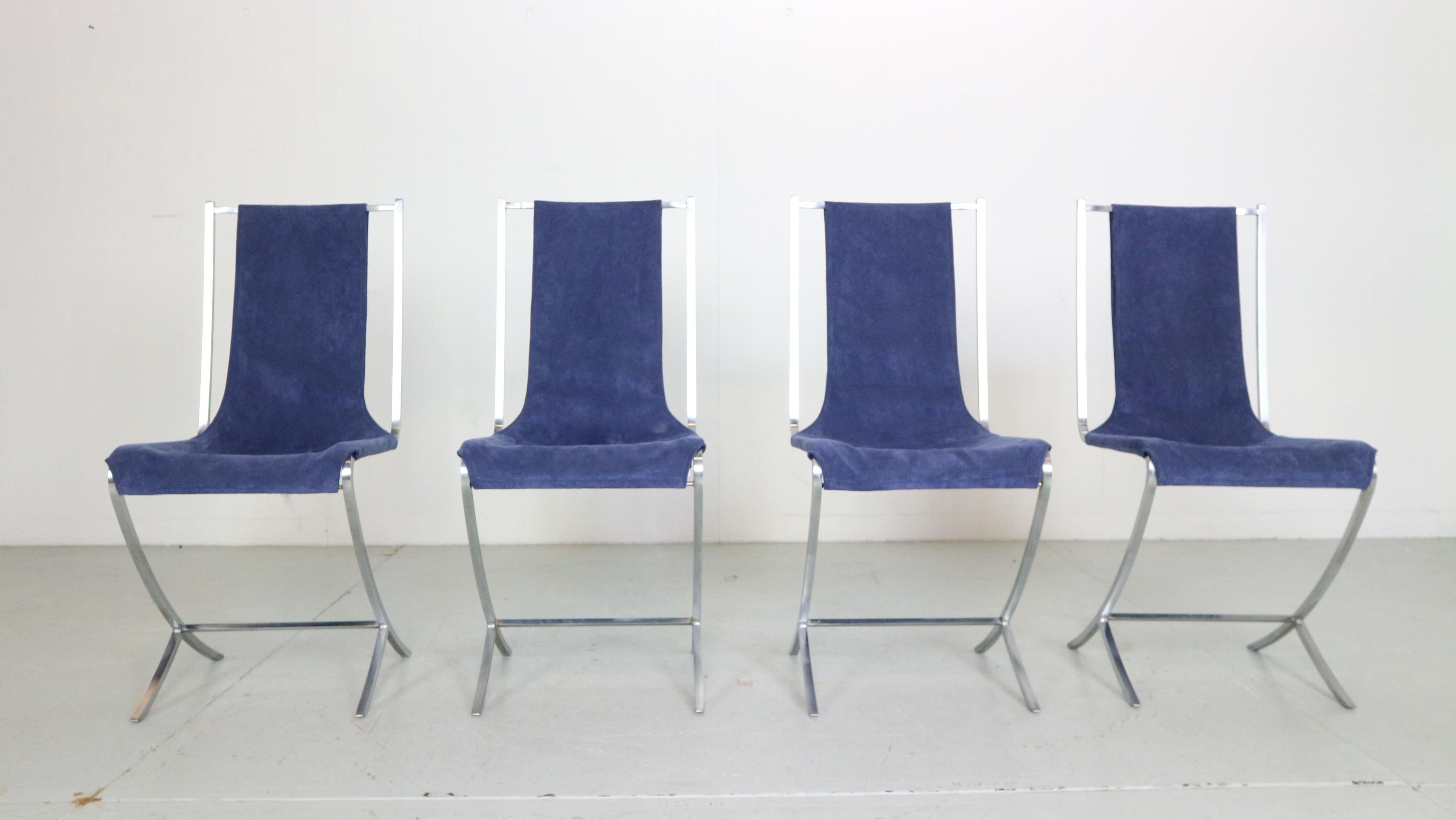 Français Pierre Cardin - Ensemble de 4 chaises de salle à manger en velours et acier pour la Maison Jansen, 1970 en vente