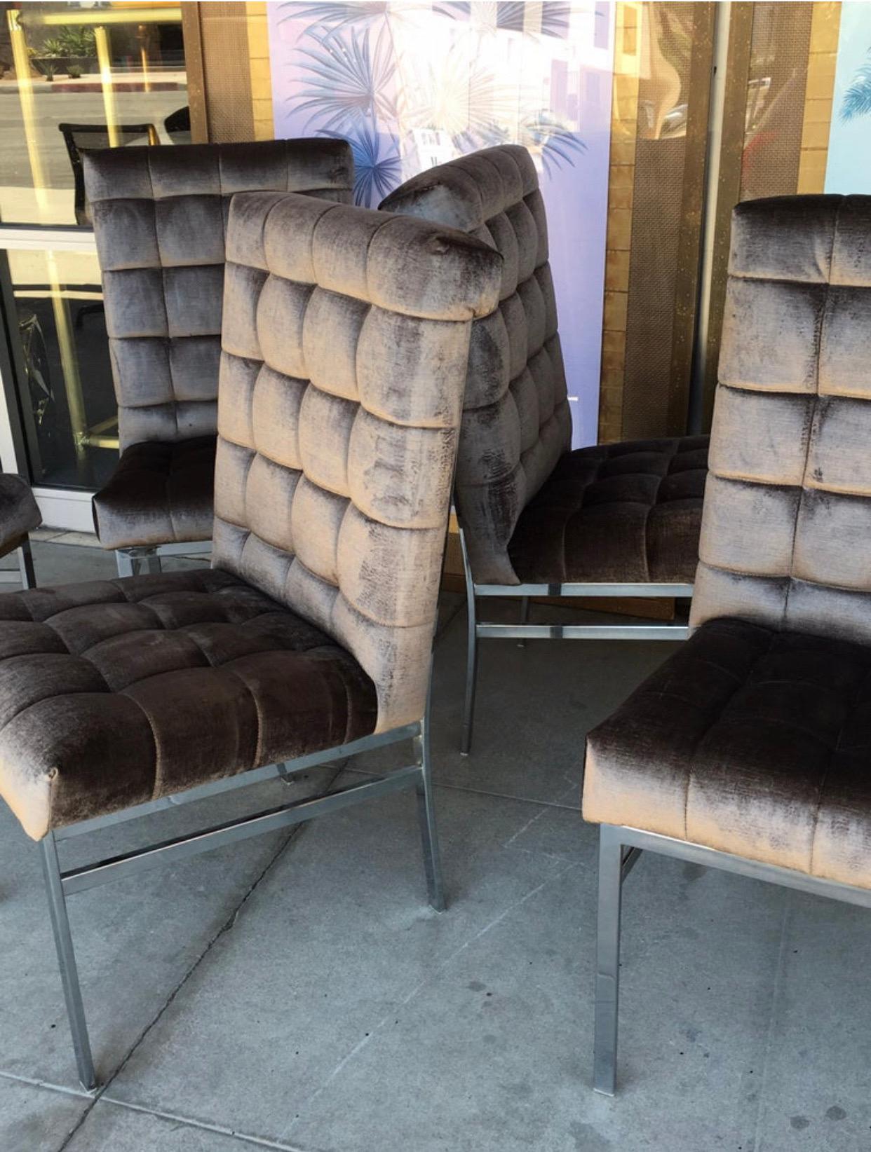 Fait main Pierre Cardin - Ensemble de 6 chaises de salle à manger chromées en velours de couleur vison, état neuf en vente