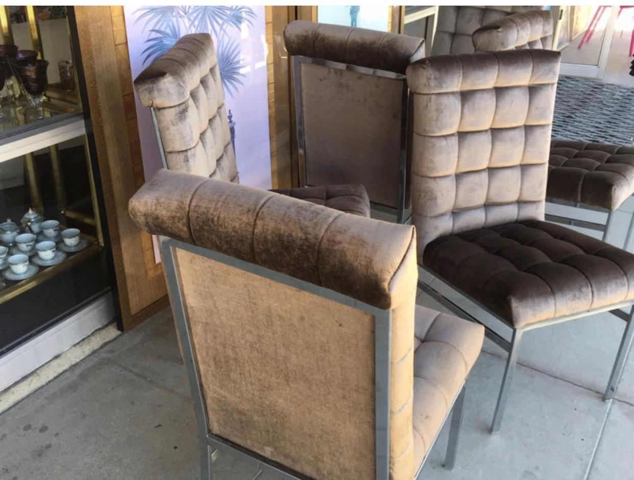 Pierre Cardin - Ensemble de 6 chaises de salle à manger chromées en velours de couleur vison, état neuf Bon état - En vente à Palm Springs, CA