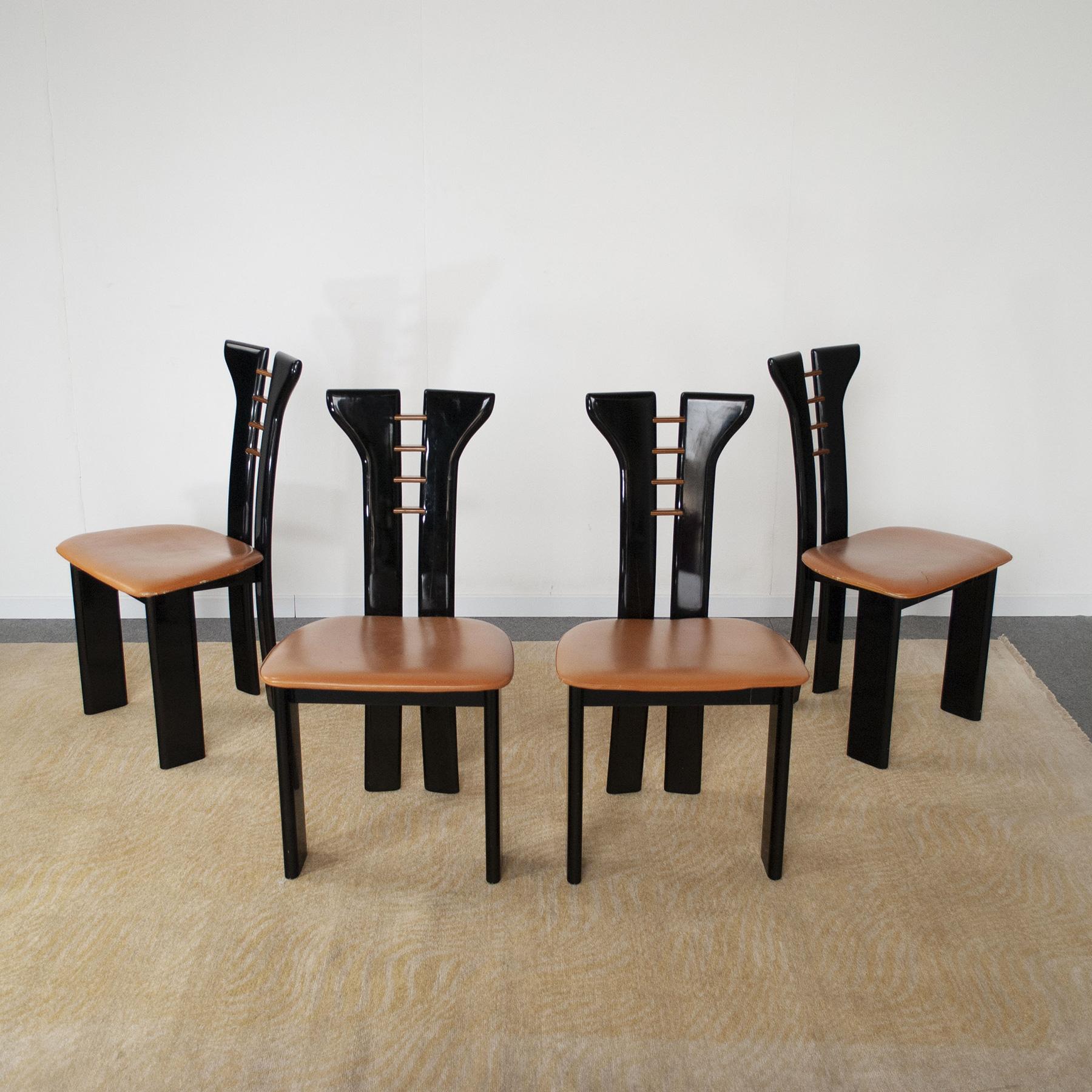 Set aus vier Stühlen von Pierre Cardin aus den späten siebziger Jahren im Angebot 5
