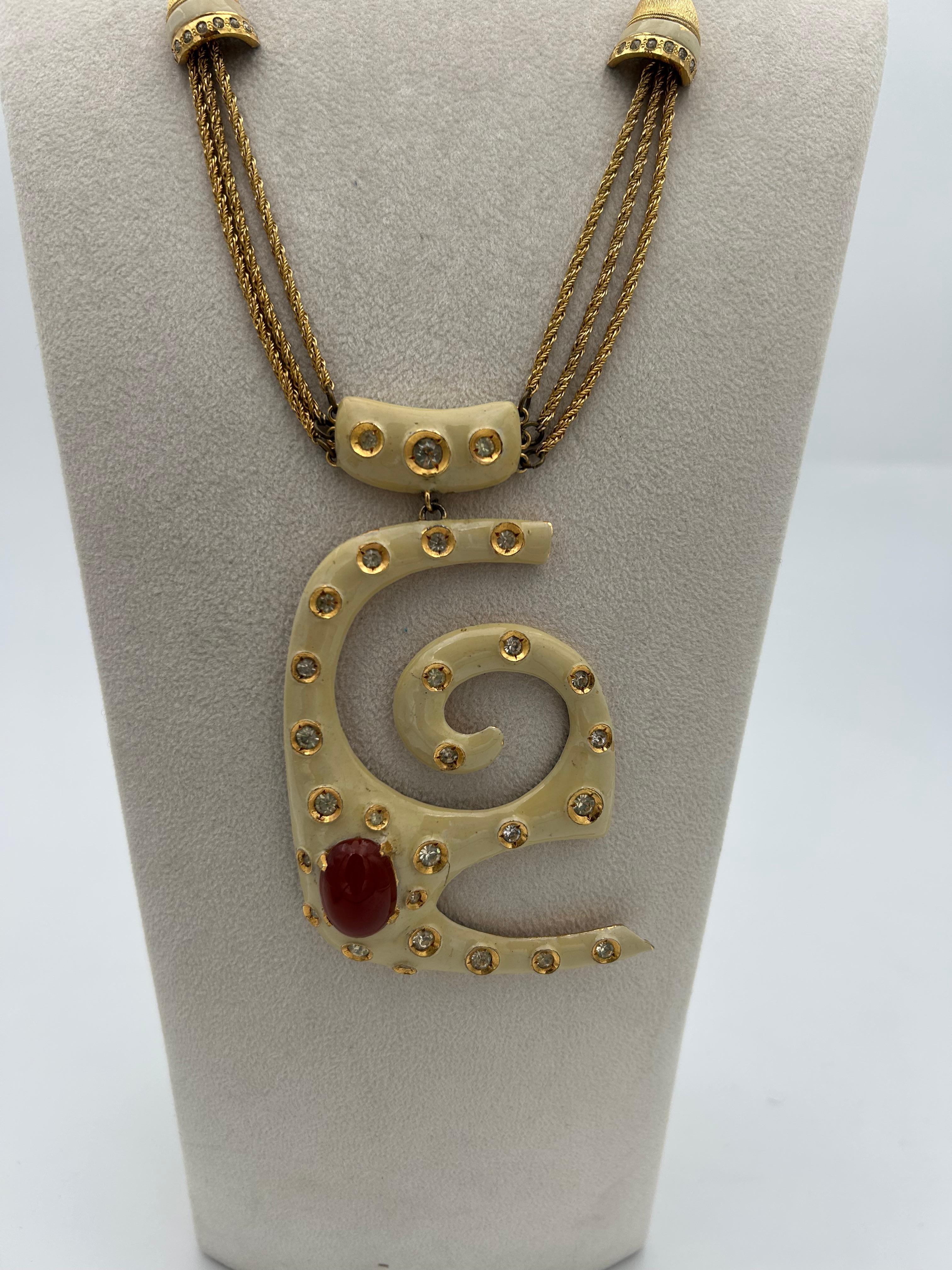 Pierre Cardin Statement Gold Toned Necklace im Zustand „Relativ gut“ im Angebot in Palm Beach, FL