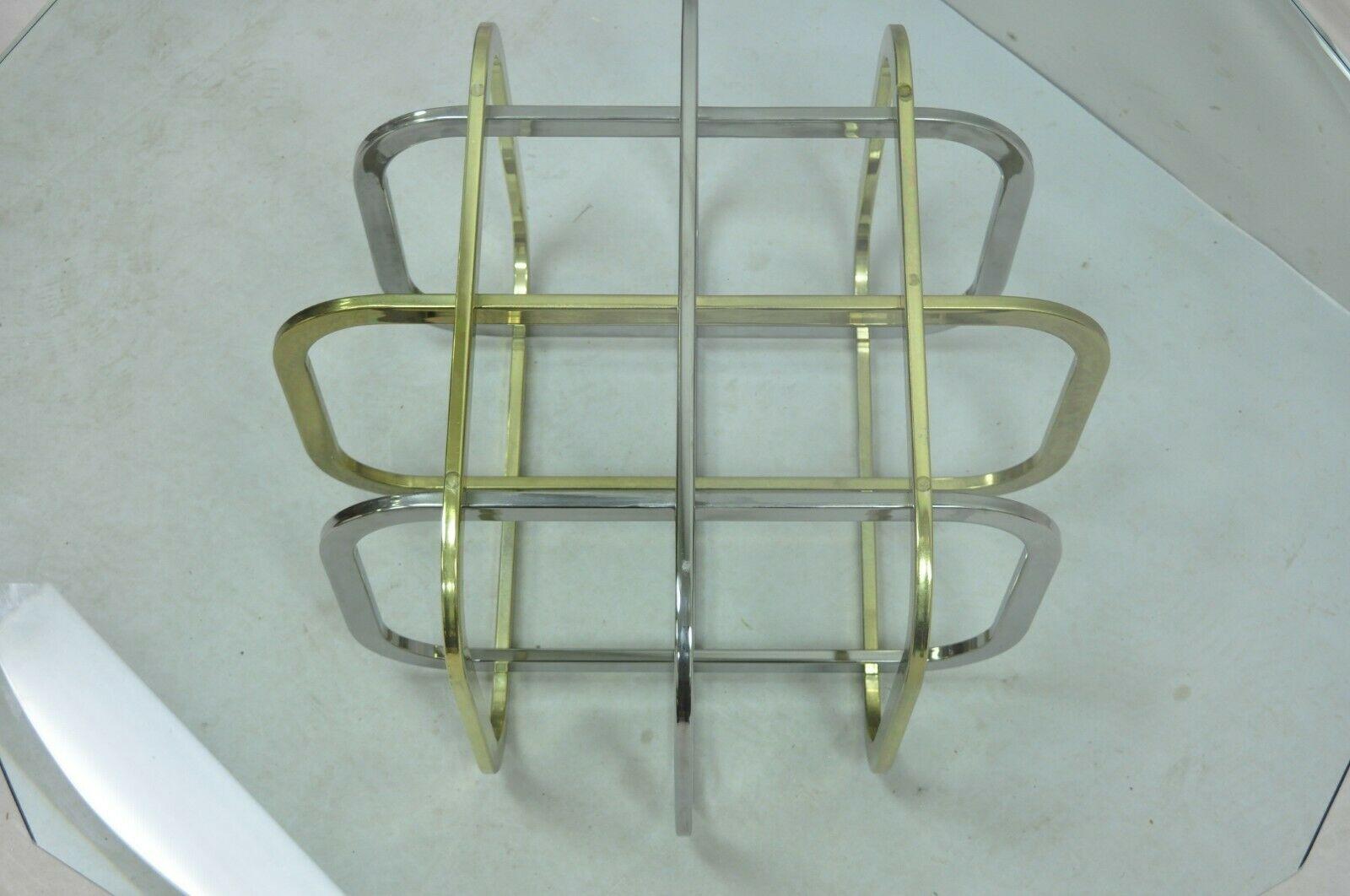 Table basse pliante de style Pierre Cardin en laiton et chrome avec base en métal et plateau en verre en vente 1