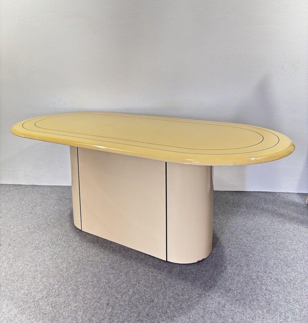 Pierre Cardin Style Dining Table Wooden Modern Design 1970s.

All-wood frame lacquered in cream color with black trim.

The item is in excellent conservative condition, there is no major structural aesthetic defect to report, only slight and obvious