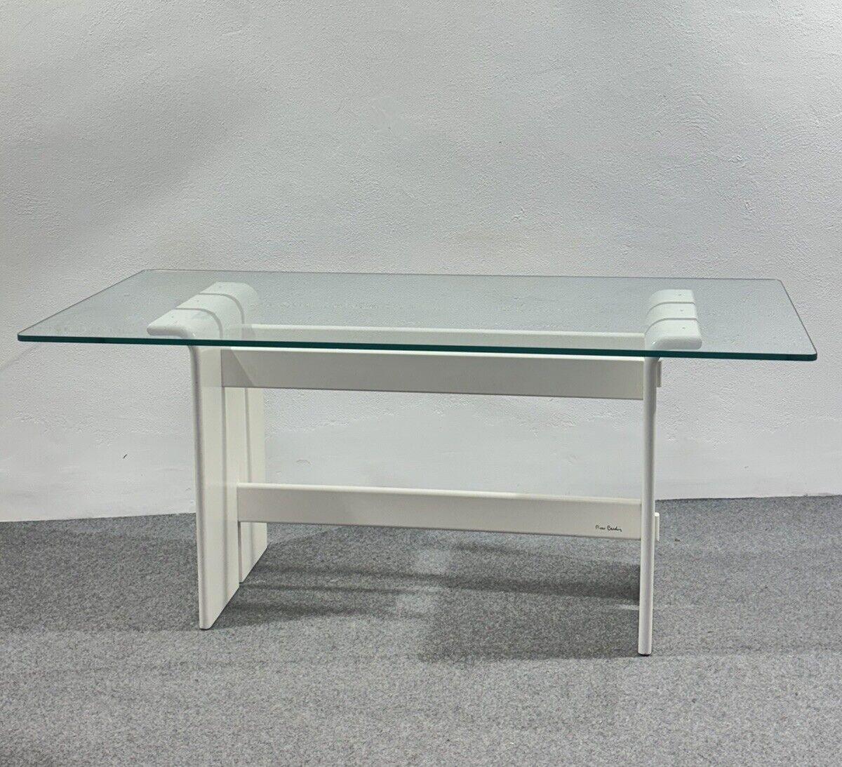 Pierre Cardin Tavolo Da Pranzo Design Postmoderne Modernariato 1970er Jahre.

Struttura in legno curvo laccato, piano in cristallo spesso 1 cm.

In ottime condizioni conservative, non vi è alcun difetto estetico o strutturale importante da segnalare