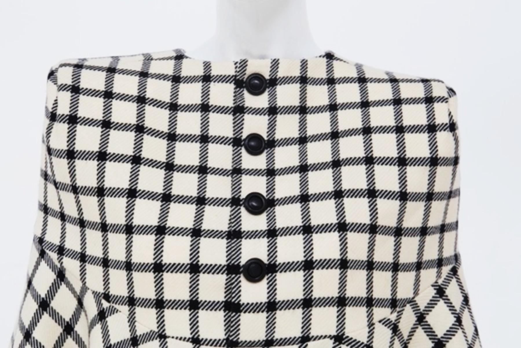 Pierre Cardin Vintage Check Wool Suit In Good Condition For Sale In Milano, IT
