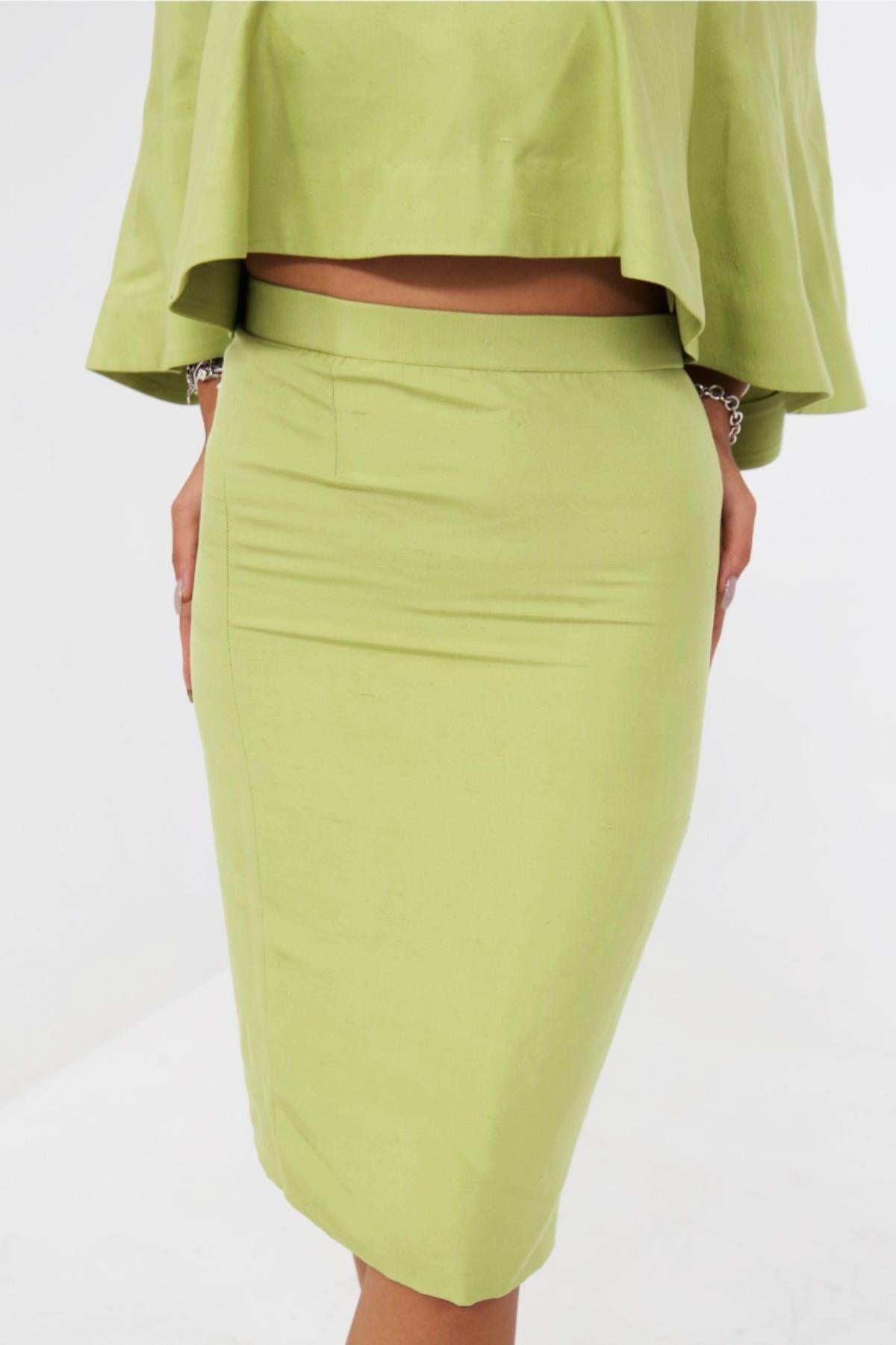 Women's Pierre Cardin Vintage Green Linen Suit For Sale
