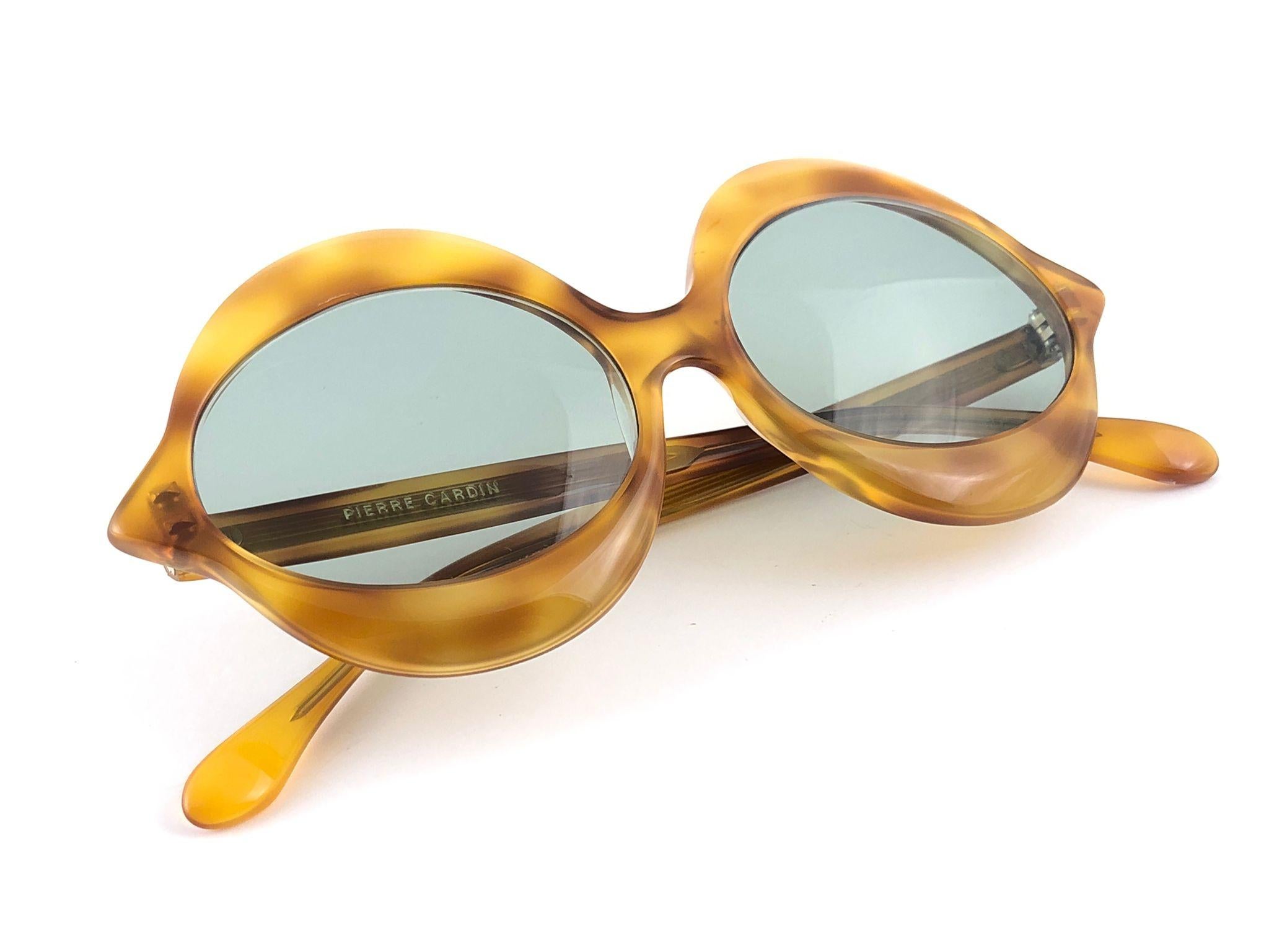 Pierre Cardin Vintage Kiss Medium C18 Sunglasses, 1960s  For Sale 5
