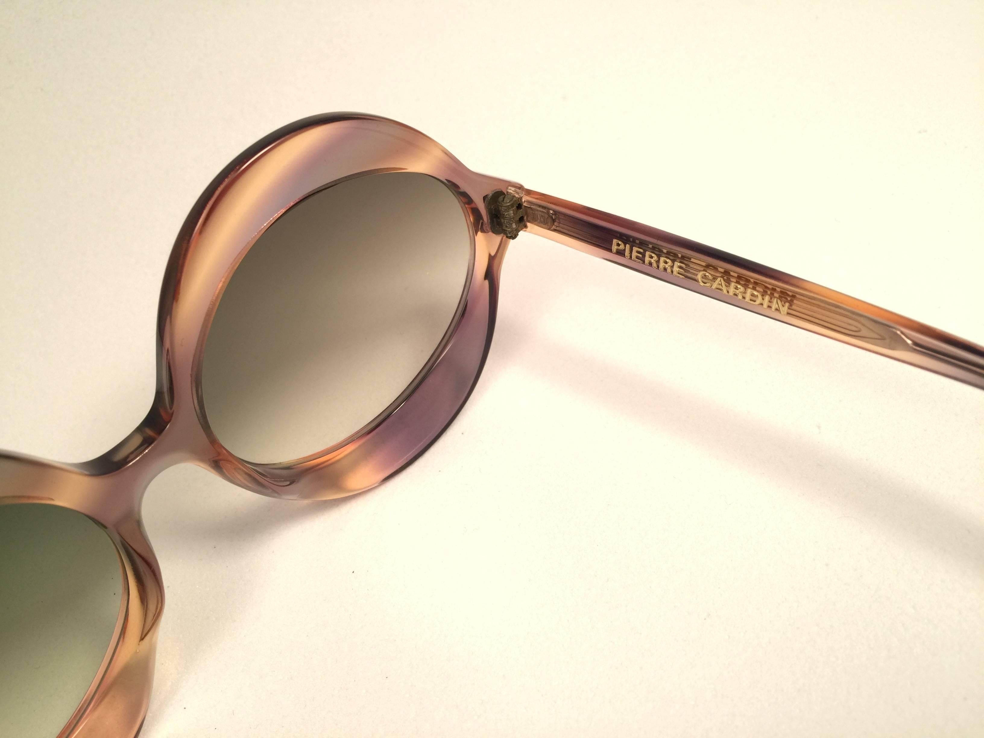 Pierre Cardin - Lunettes de soleil vintage « Kiss » multicolores taille moyenne C18, années 1960  Neuf - En vente à Baleares, Baleares