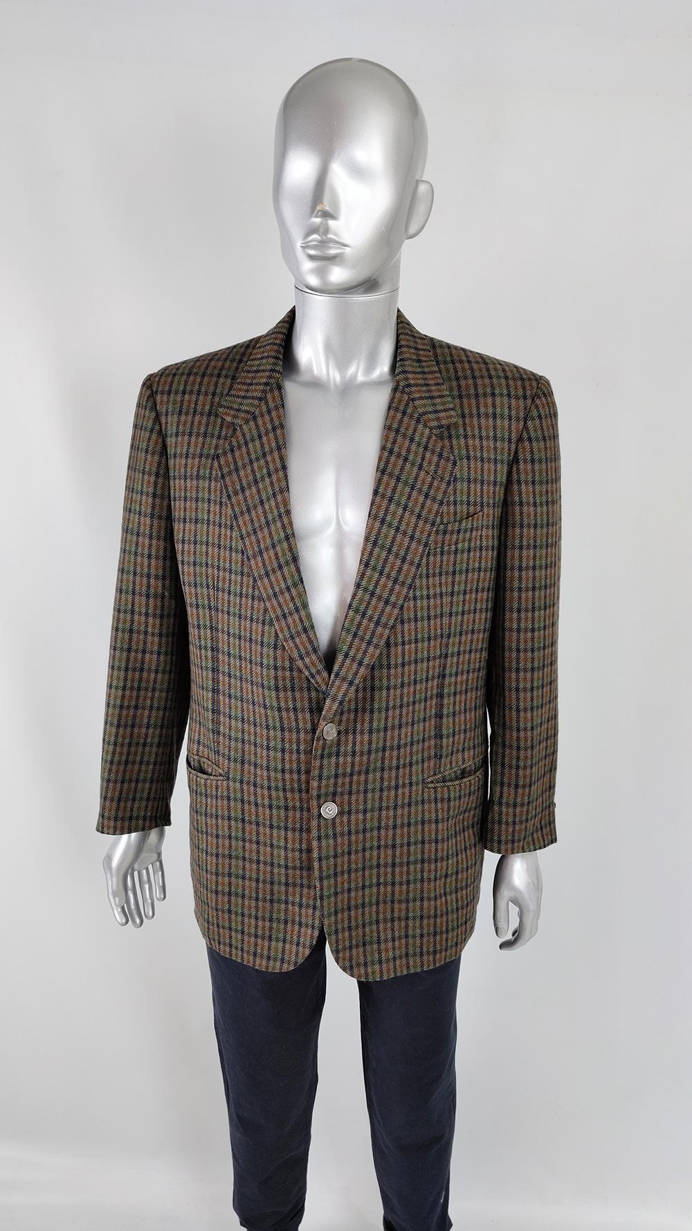 Pierre Cardin Vintage Mens 80s Italian Pure Wool Tweed Blazer Jacket, 1980s In Good Condition For Sale In Doncaster, South Yorkshire