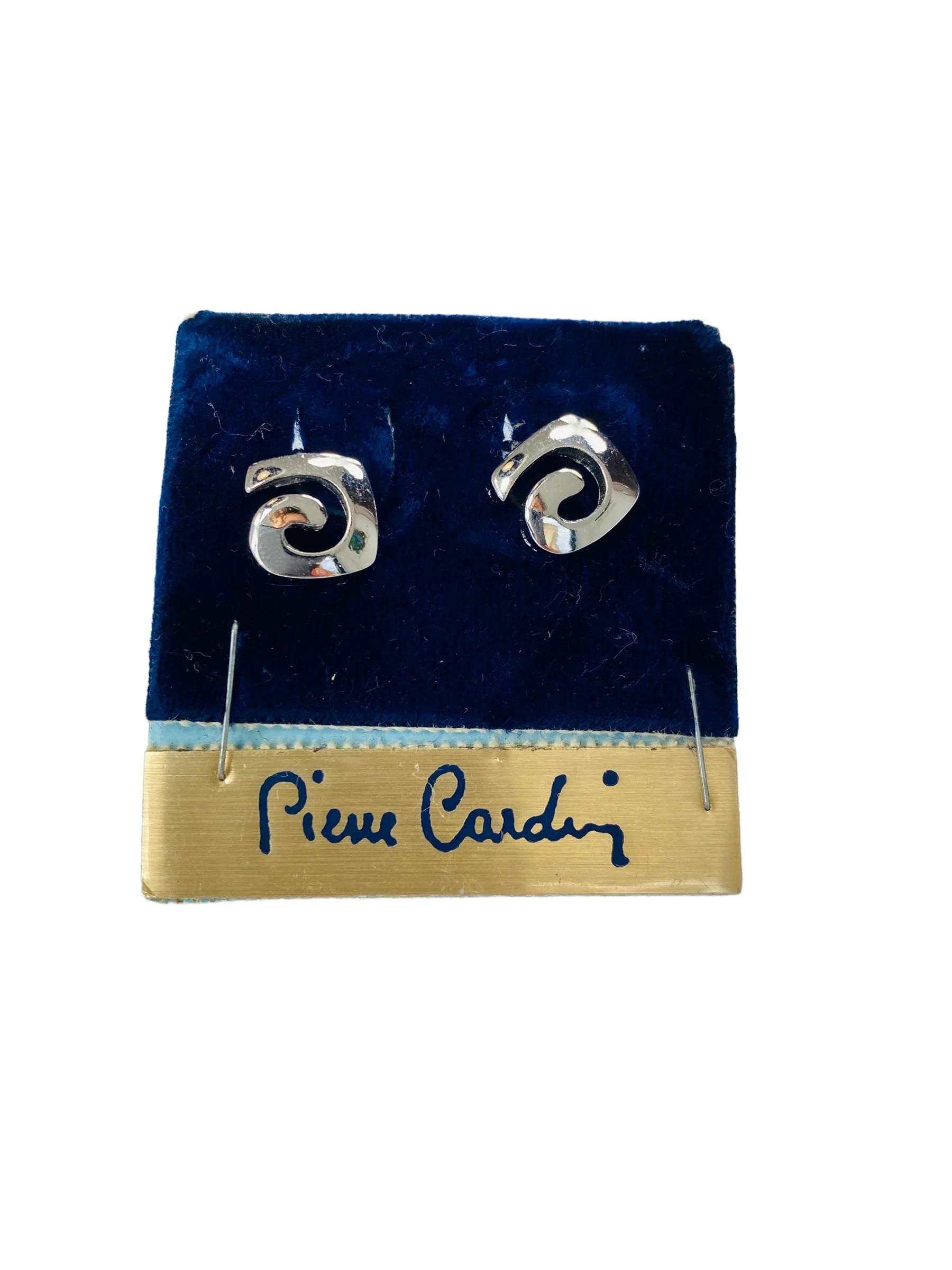 Pierre Cardin Vintage Silver Plated Clip on Earrings, 1980s

Super cute silver plated clip on earrings from the French fashion pioneer Pierre Cardin. Made in France in the early 1980s.

By the 1970s, Pierre Cardin was regarded among one of the top