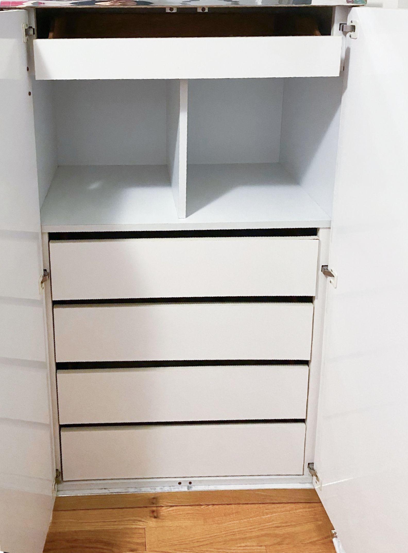 Pierre Cardin white and chrome three-section cabinet, chest of drawers, Armoire. Rare three-door setup with hanging rod and drawers, a few adjustable shelves.

Measures: Width 46.5 inches, height 56.5 inches, depth 19 inches.