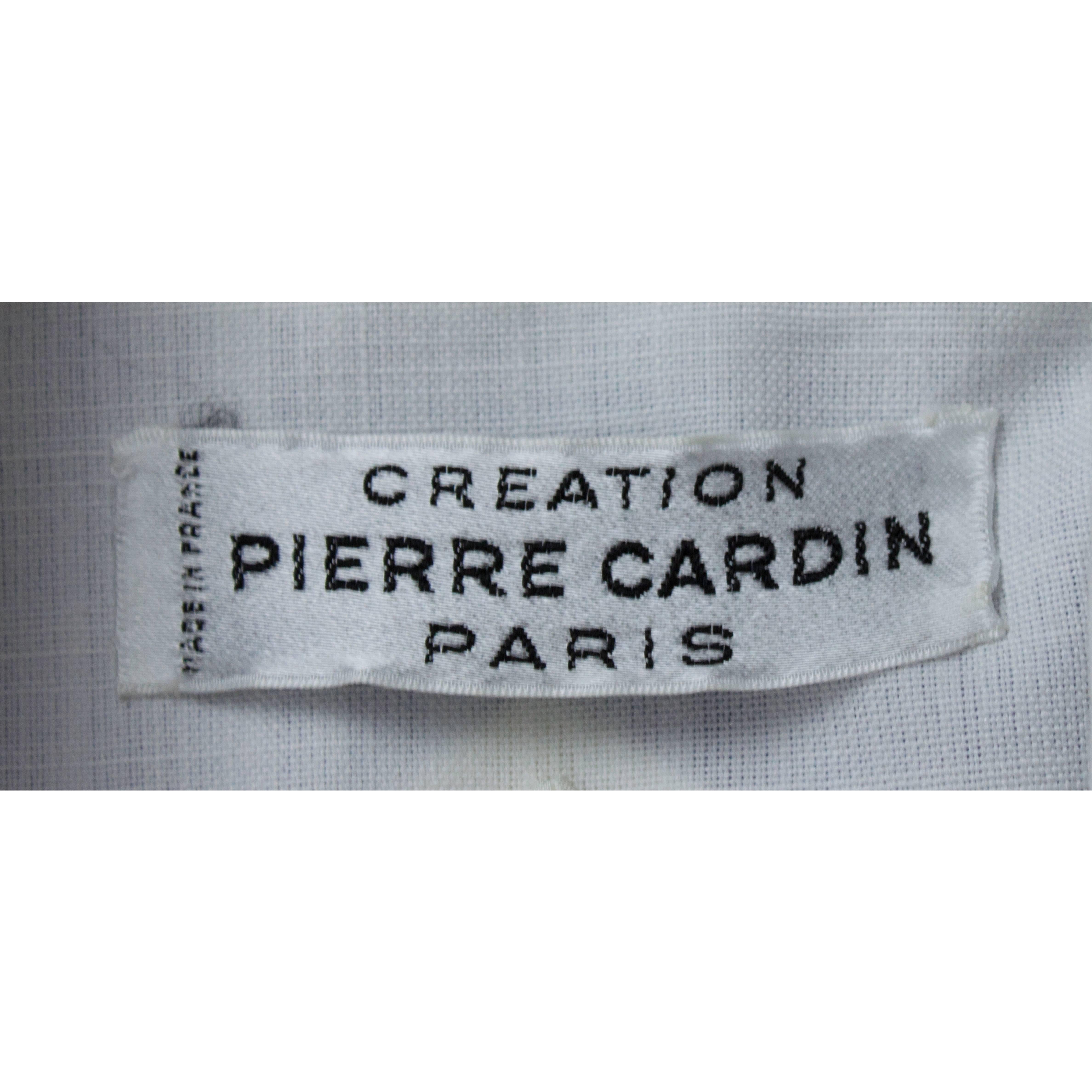 Pierre Cardin white and lilac pattern linen futuristic dress, circa 1960s For Sale 1