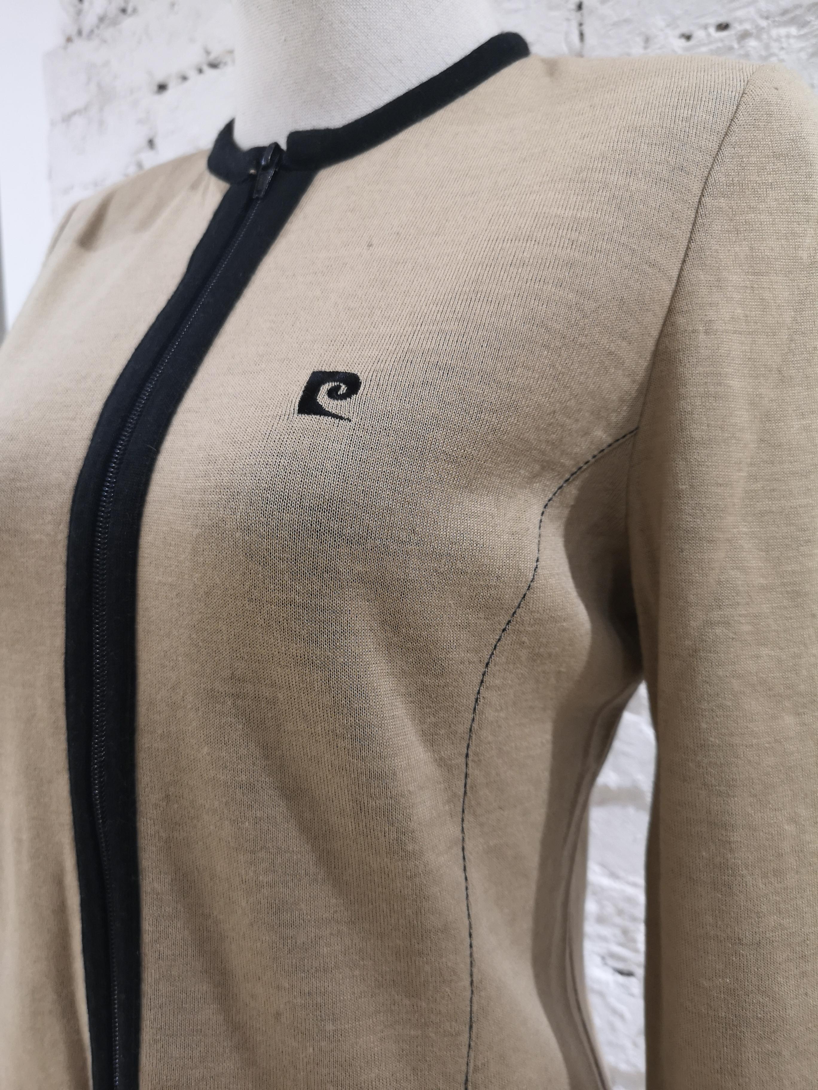 Pierre Carding - Veste / cardigan en laine noire beige en vente 5