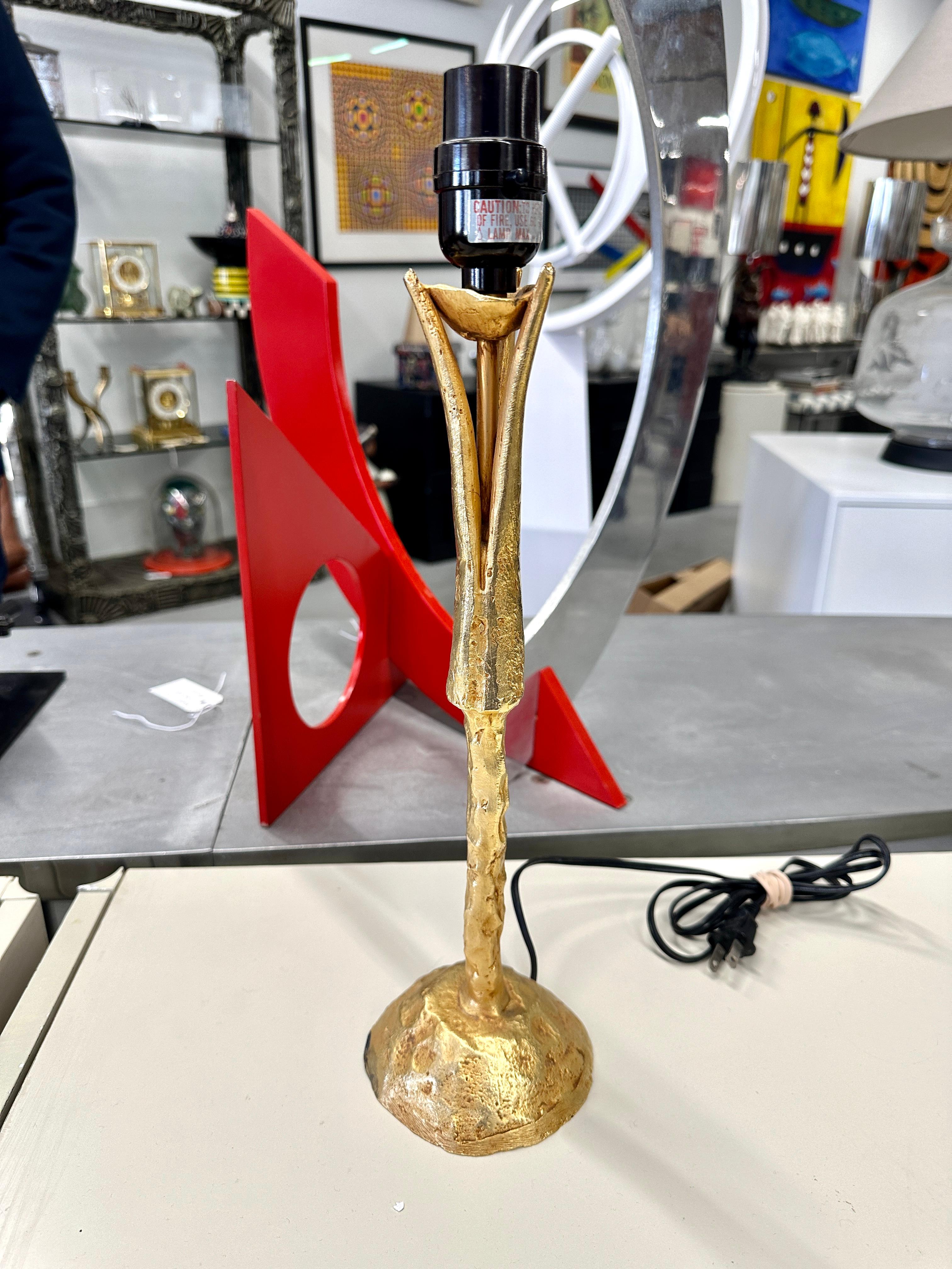 Pierre Casenove für Fondica, Frankreich, Tischlampe aus vergoldetem Metall im Angebot 10