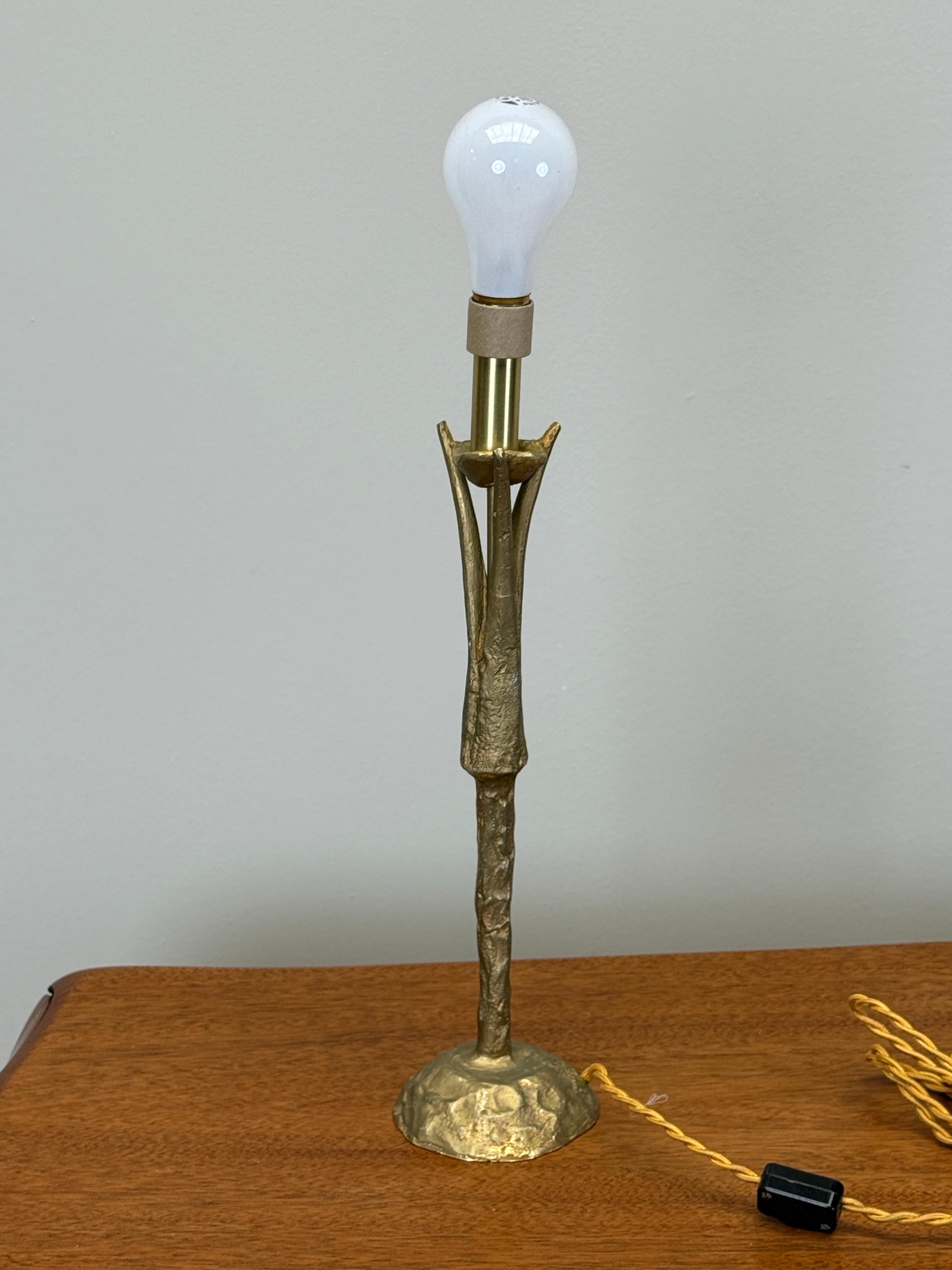 Pierre Casenove pour Fondica Lampe de table en bronze doré en vente 3