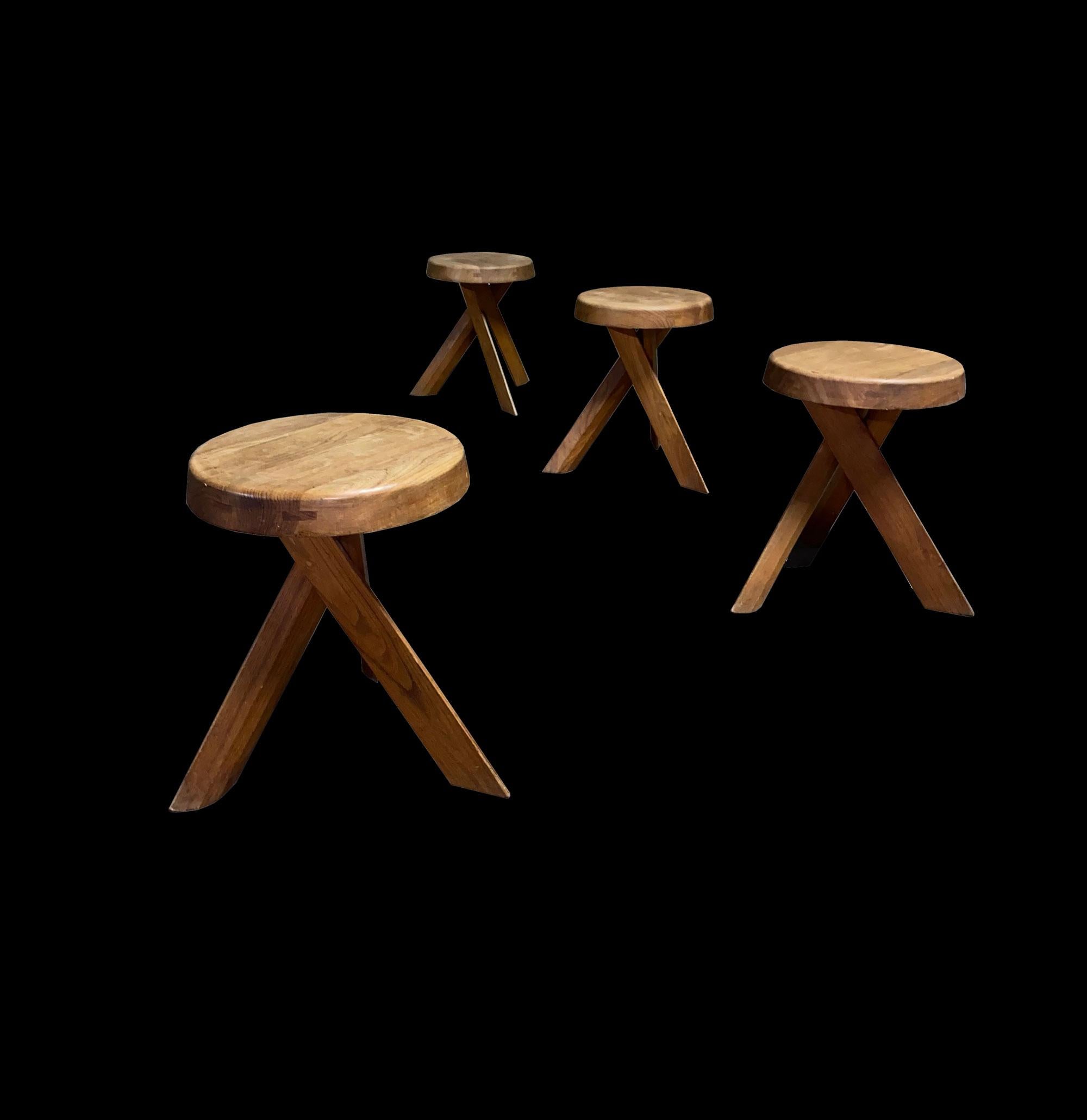 Pierre Chapo ( 1927/ 1987)
series of 4 stool model S31 in French elm, original and authentic model dating from the 70s. Very beautiful patina and very good quality of wood.