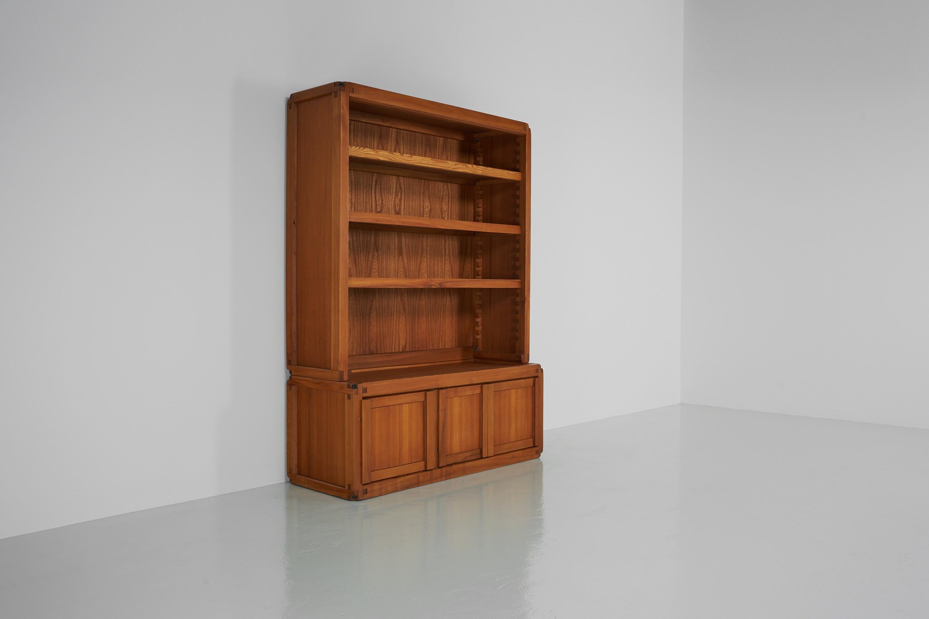 A truly beautiful and well preserved large sized B10 bookcase with adjustable shelves, designed by Pierre Chapo and made in his own atelier in France, 1960. The B10 is one of the more familiar designs that Chapo made, and this particular piece still