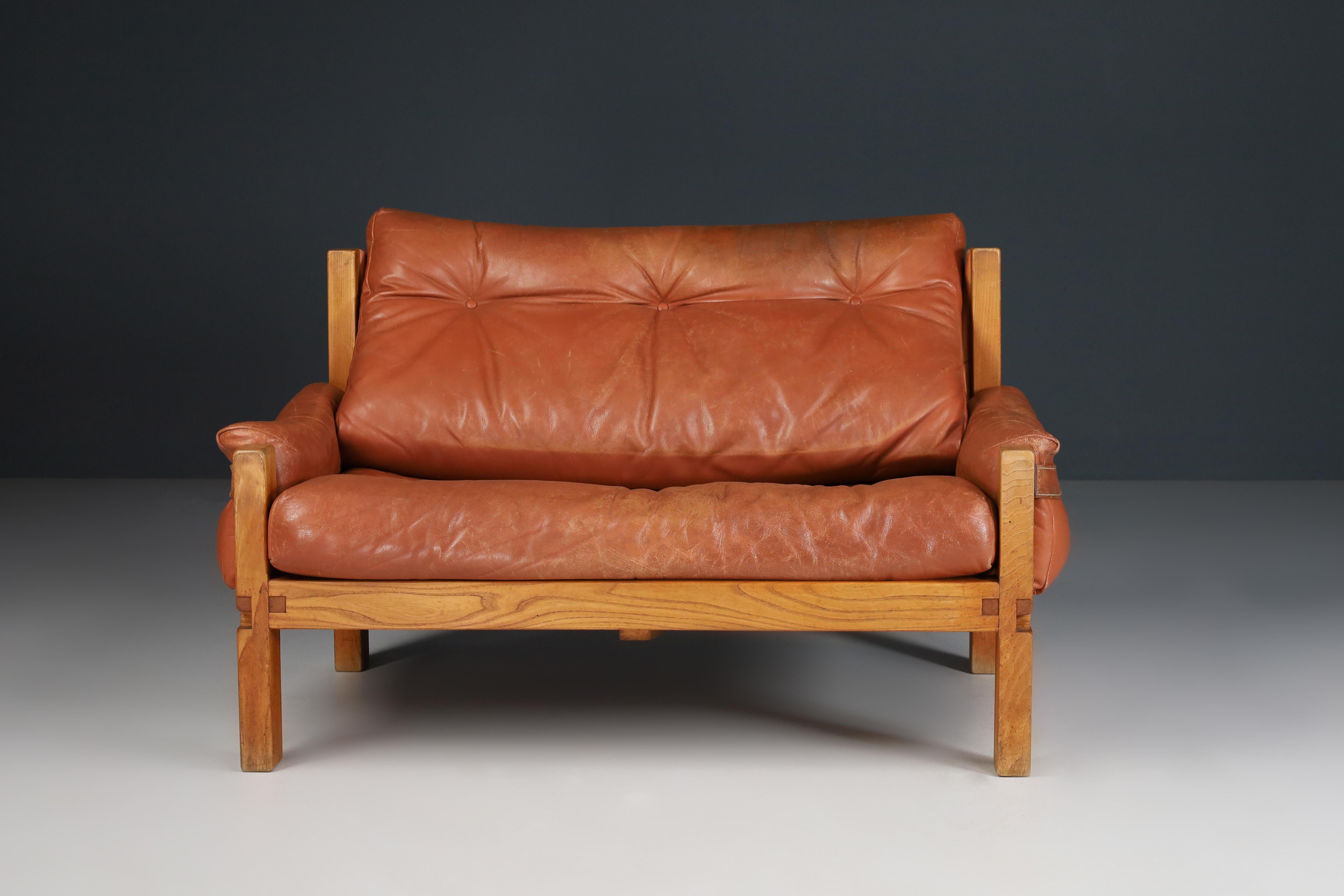 Banc S18Y Love Seat en bois d'orme et cuir d'origine Pierre Chapo, 1970 en vente 5