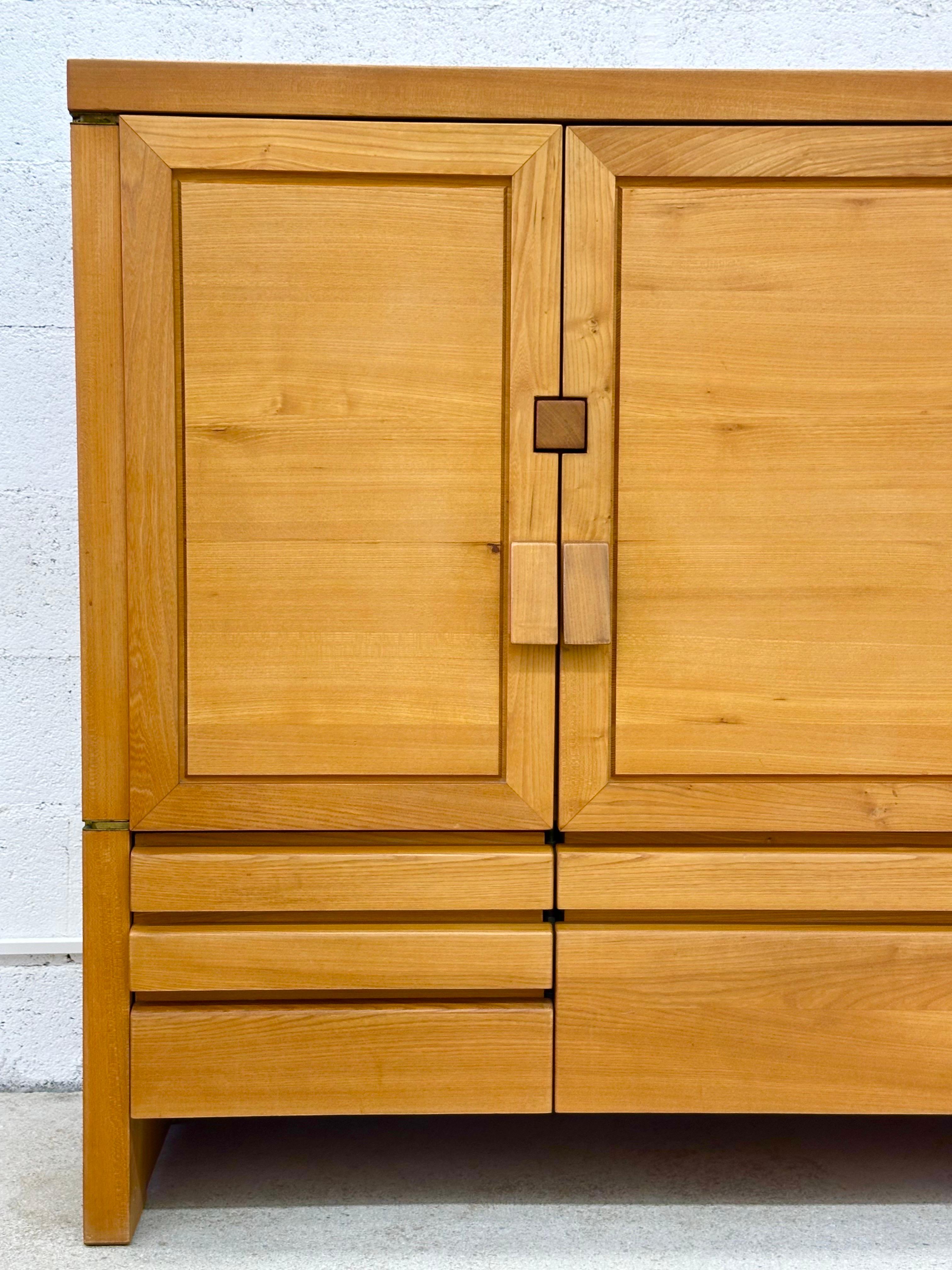 Pierre Chapo, Cabinet, Model R18A Solid Elm, France, circa 1960 For Sale 4