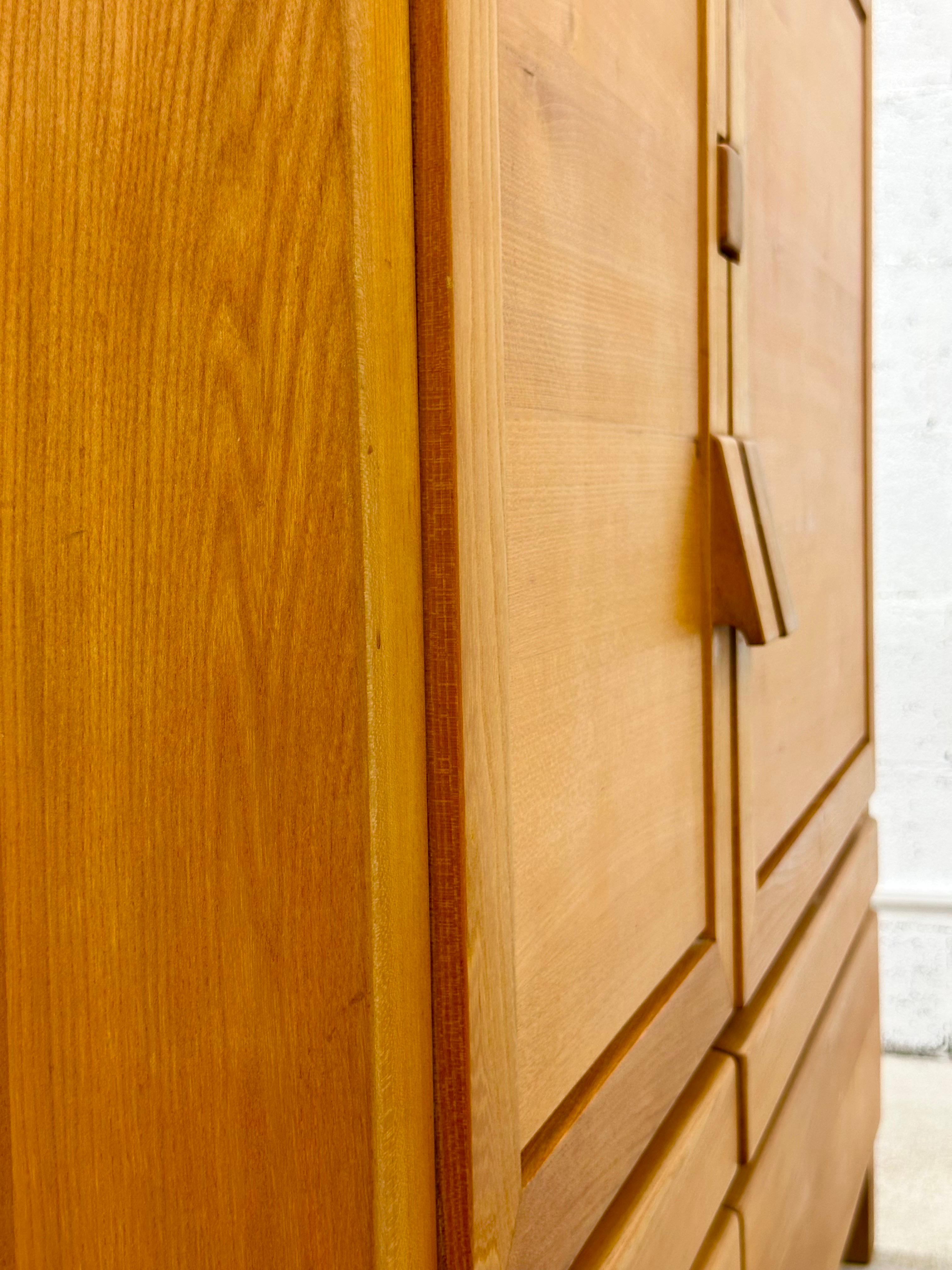 Mid-Century Modern Pierre Chapo, Cabinet, Model R18A Solid Elm, France, circa 1960 For Sale
