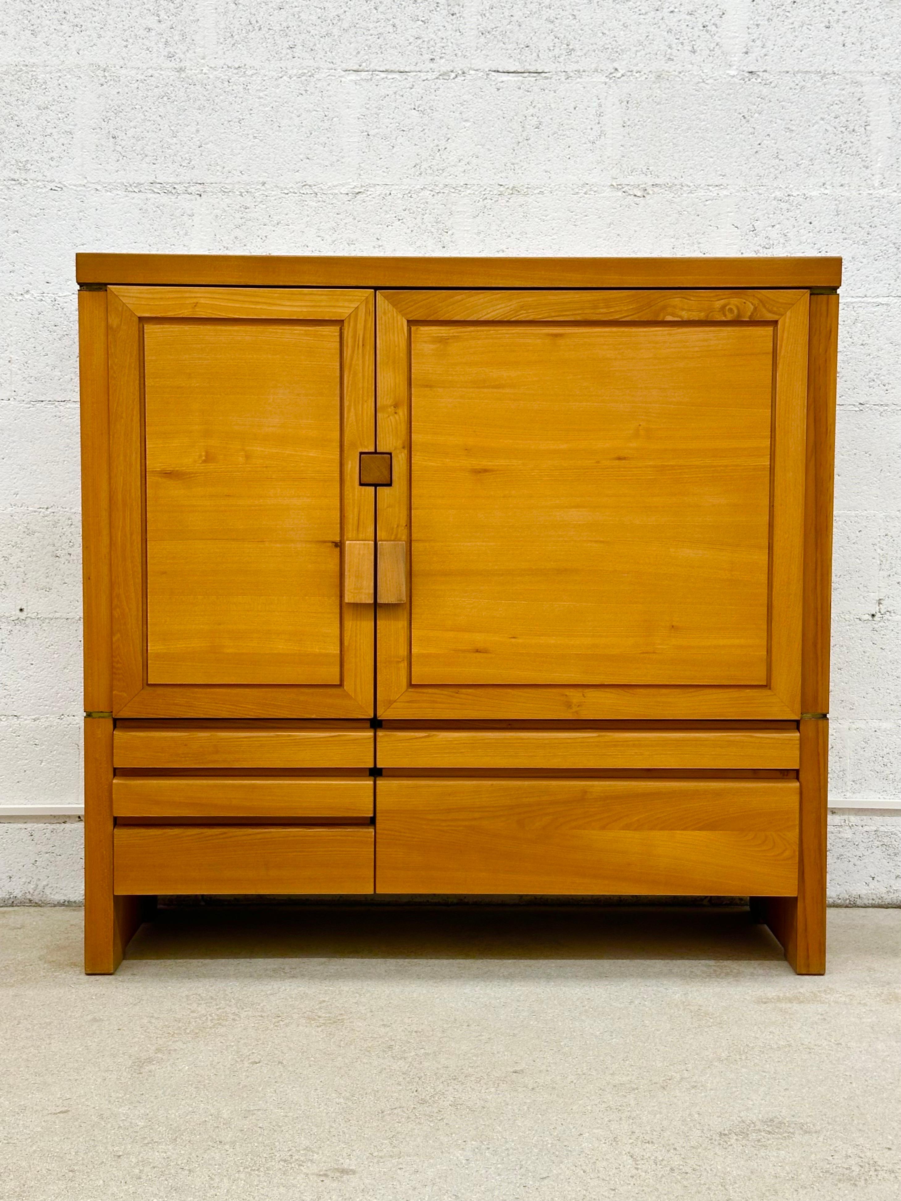 Pierre Chapo, Cabinet, Model R18A Solid Elm, France, circa 1960 In Good Condition For Sale In Genève, GE