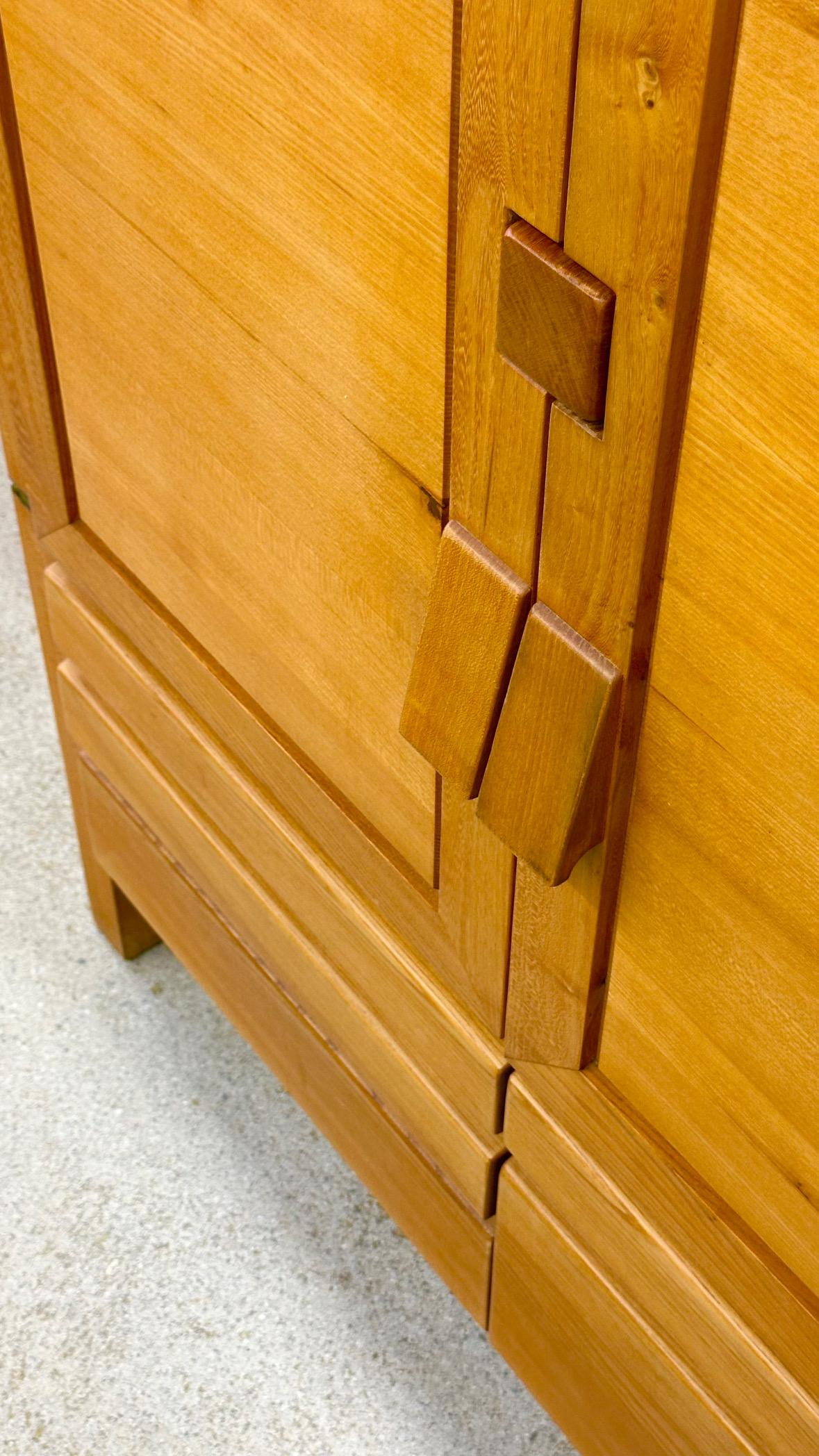 Pierre Chapo, Cabinet, Model R18A Solid Elm, France, circa 1960 For Sale 2