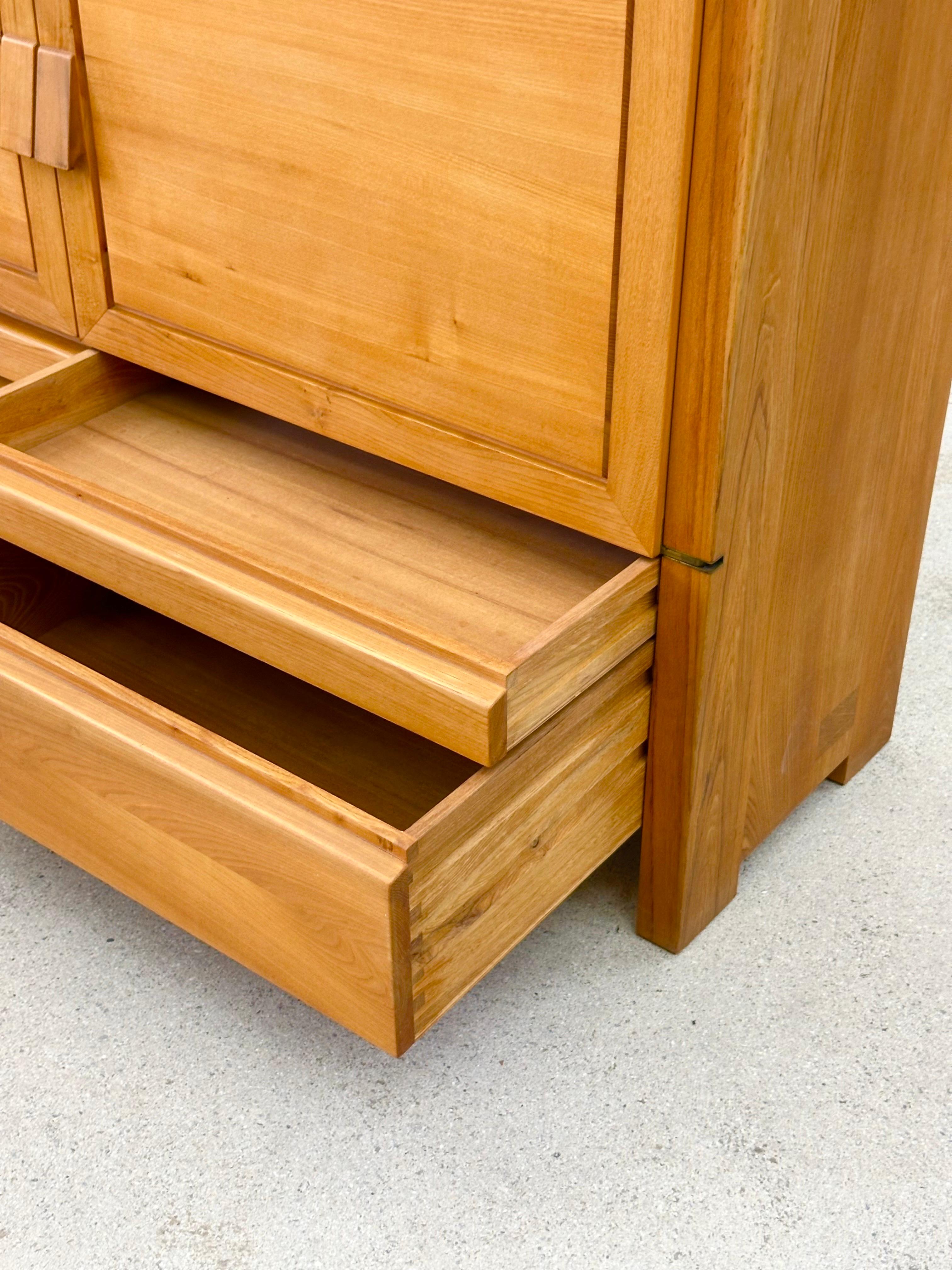 Pierre Chapo, Cabinet, Model R18A Solid Elm, France, circa 1960 For Sale 3