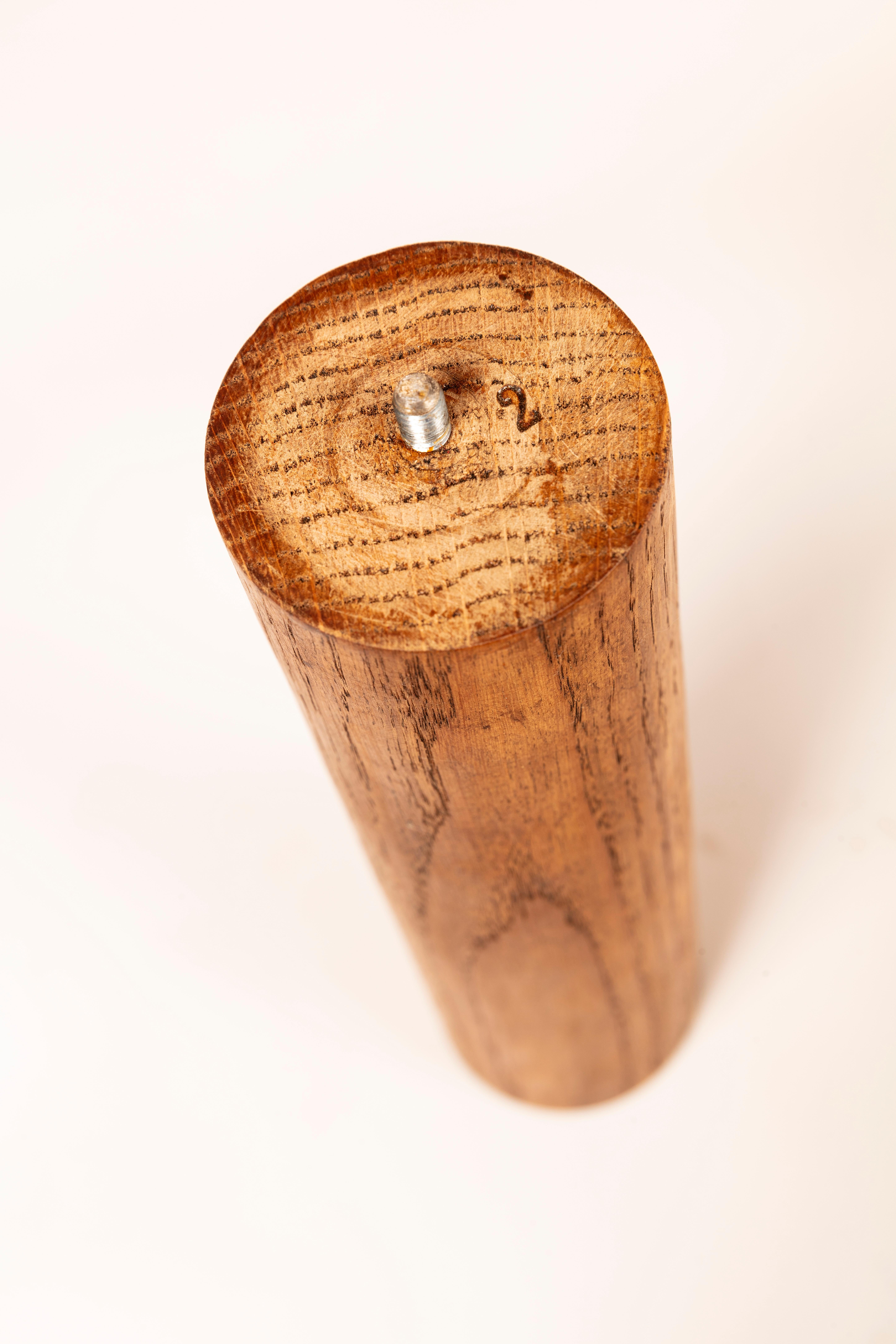 Table basse T02 L en chêne français Pierre Chapo 1965 en vente 5