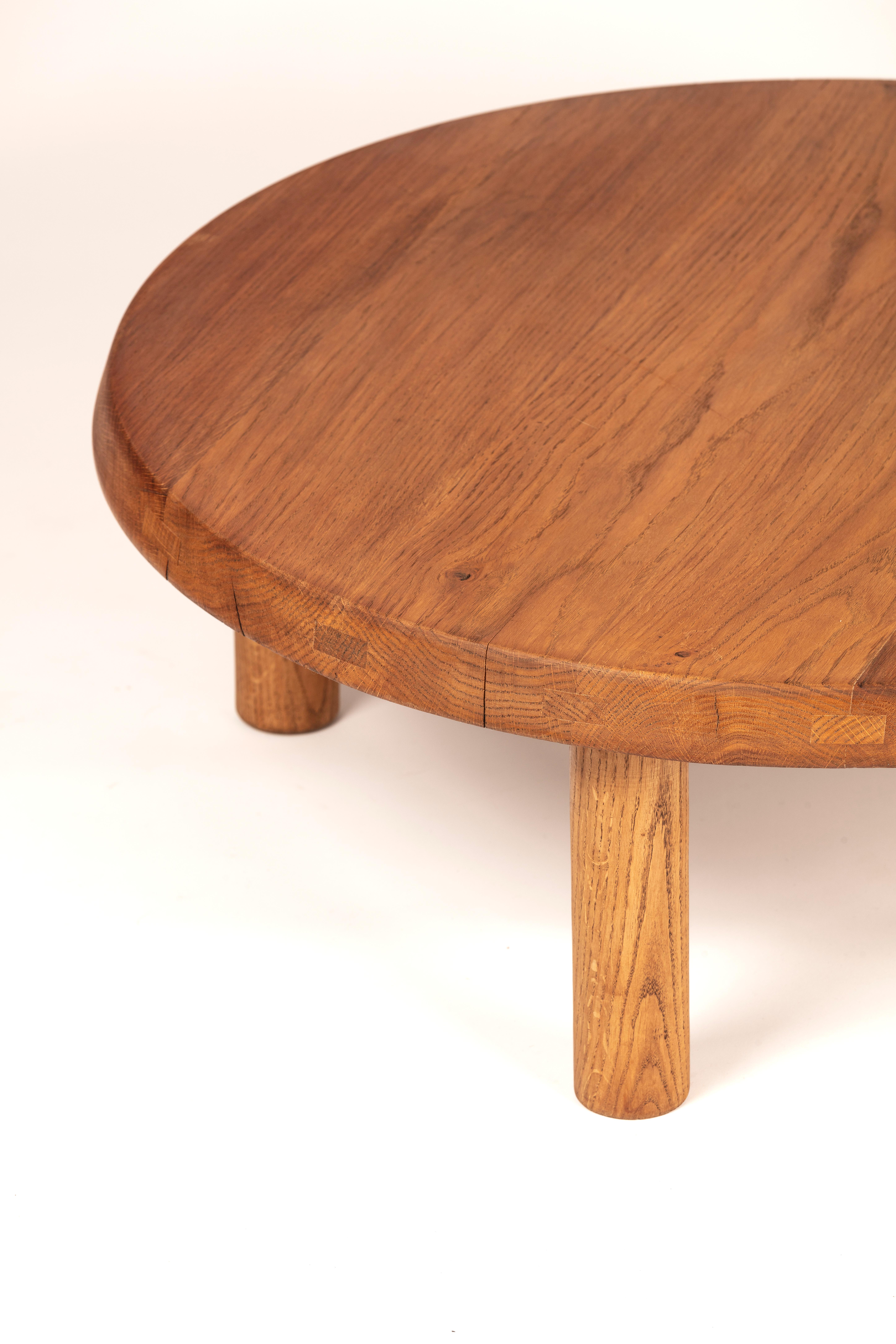 Français Table basse T02 M en chêne français Pierre Chapo 1965 en vente