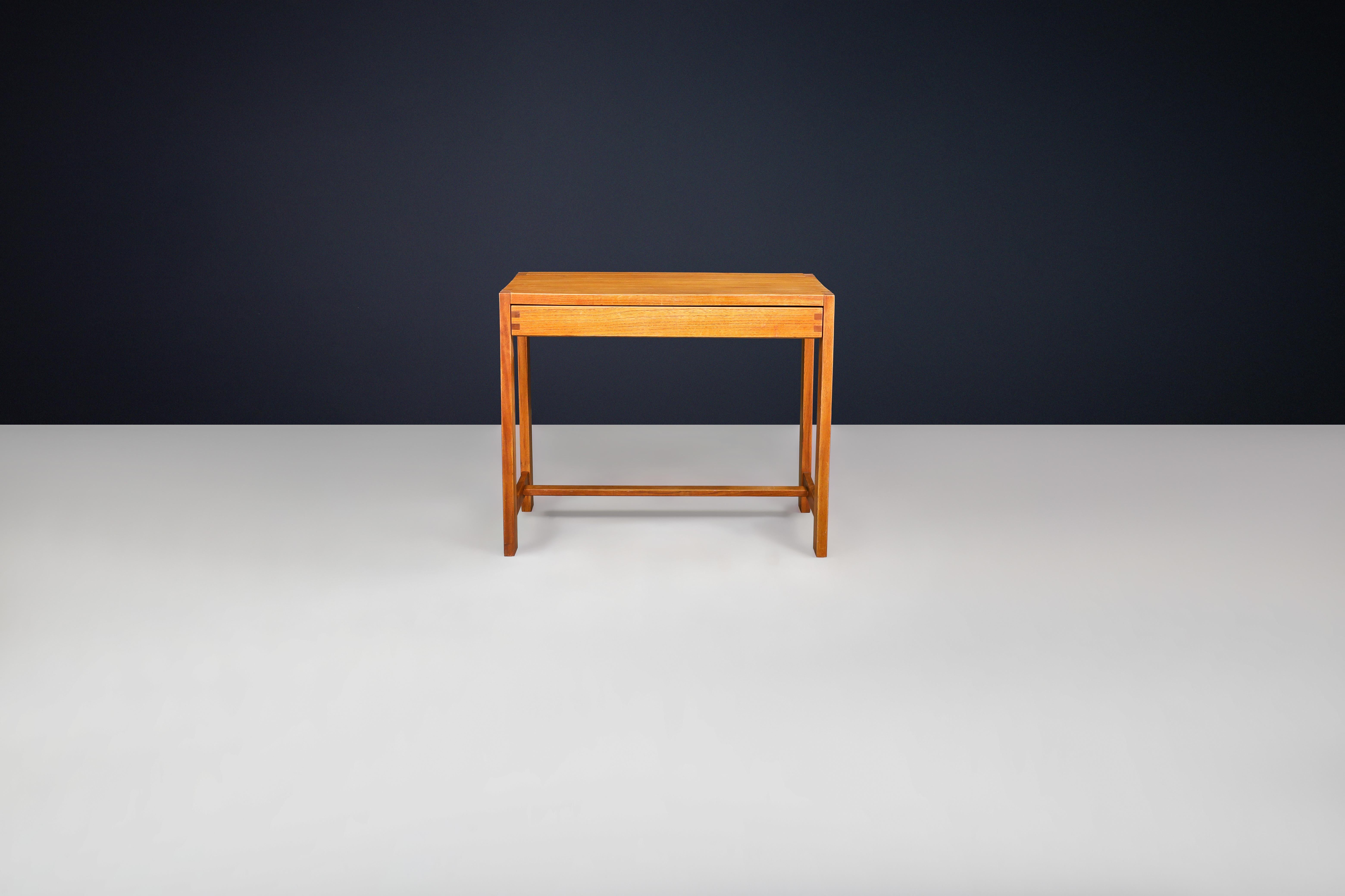 Mid-Century Modern Pierre Chapo Console Table Model B03 in Elm, France, 1970 For Sale