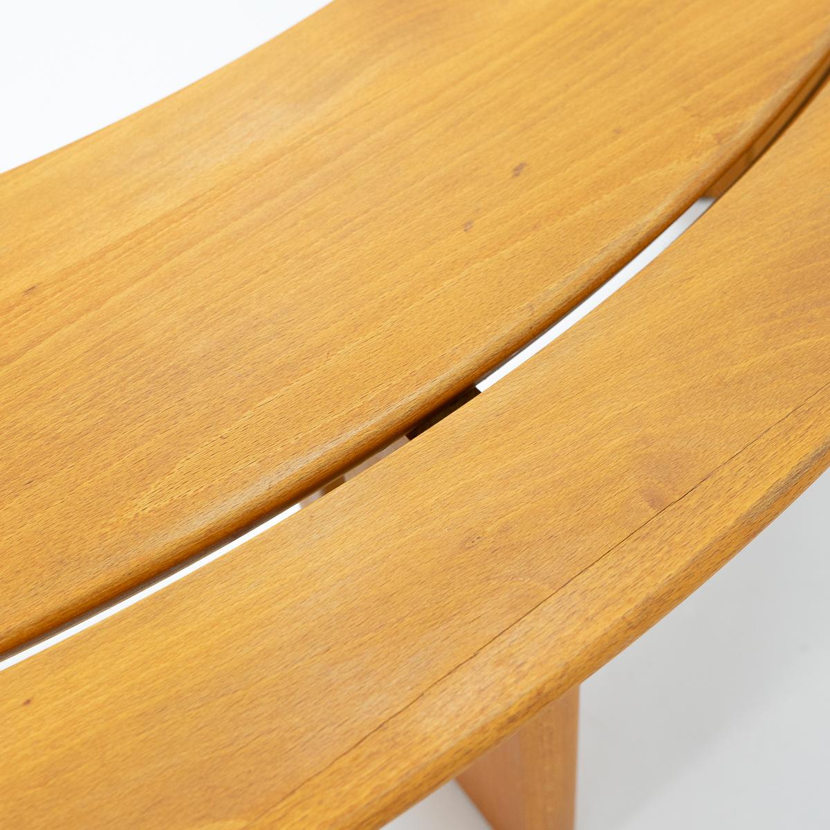 curved bench for round table
