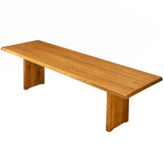 Grande table de salle à manger « T14 » sur mesure de Pierre Chapo, en orme, 273,5 cm / 107 pouces